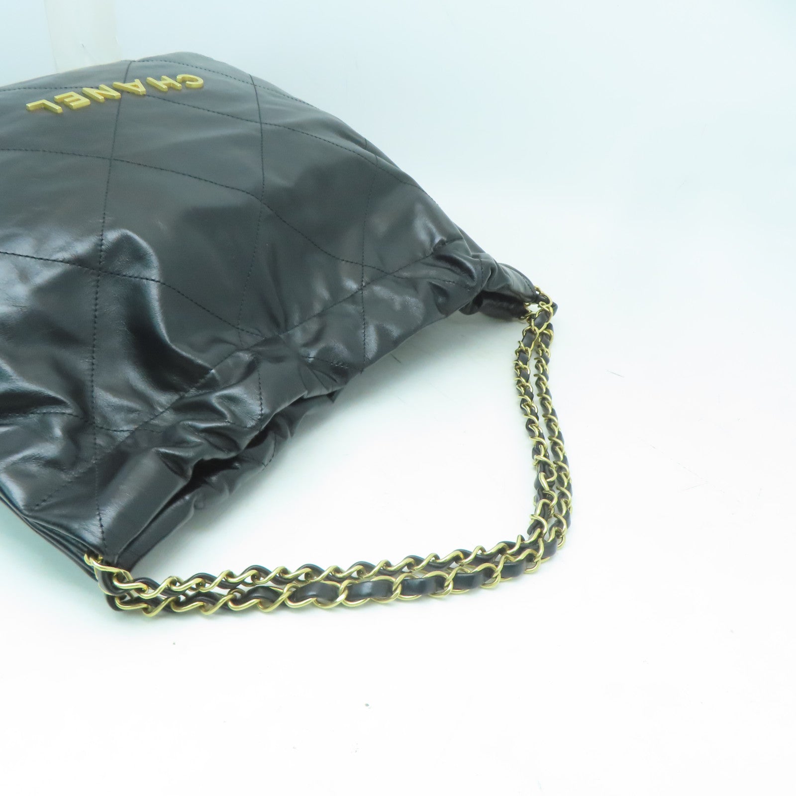 CHANEL 菱格牛皮皮革C22 Medium金扣鏈帶肩背袋黑色