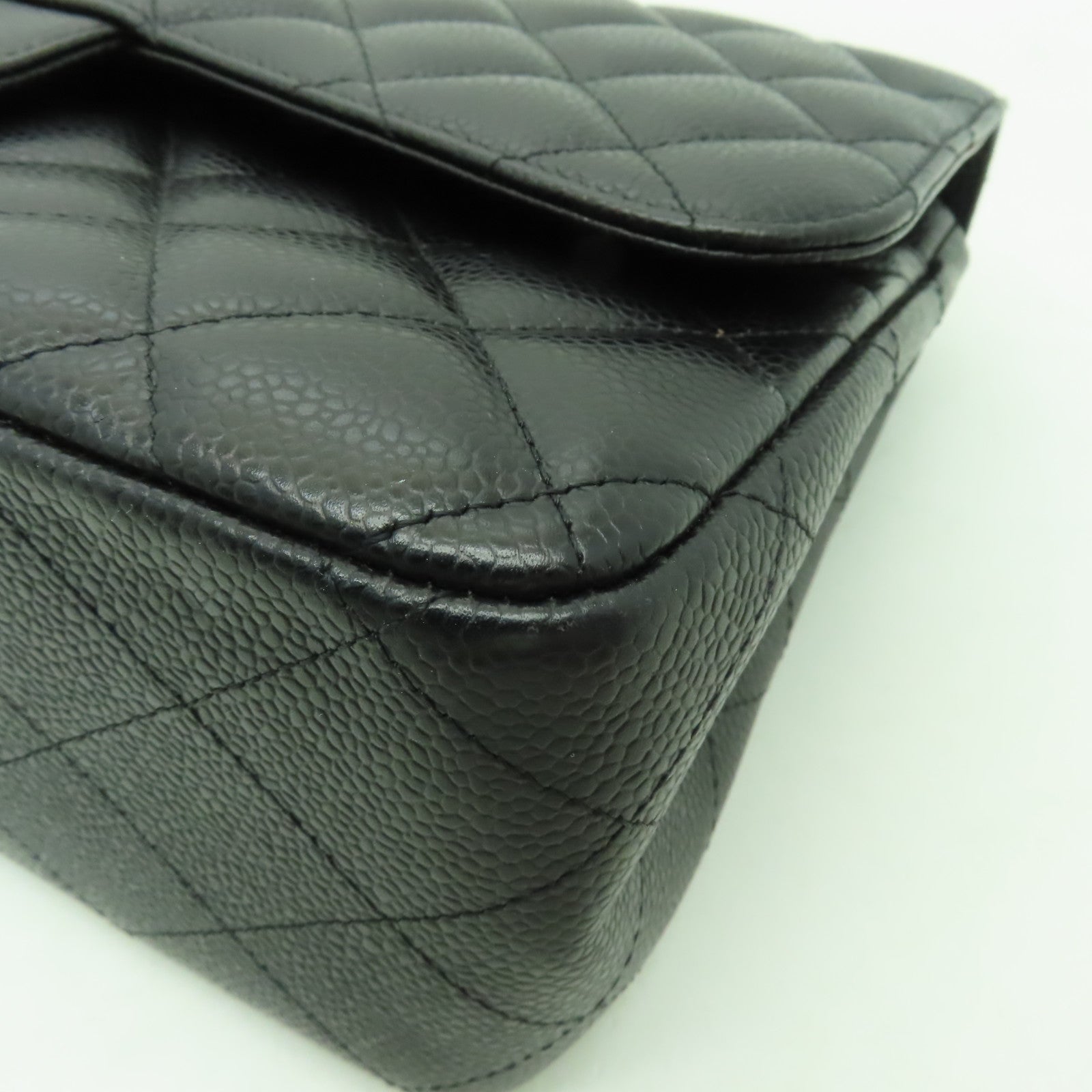 CHANEL 菱格Caviar皮革Classic Flap Jumbo金扣鏈帶肩背袋黒色
