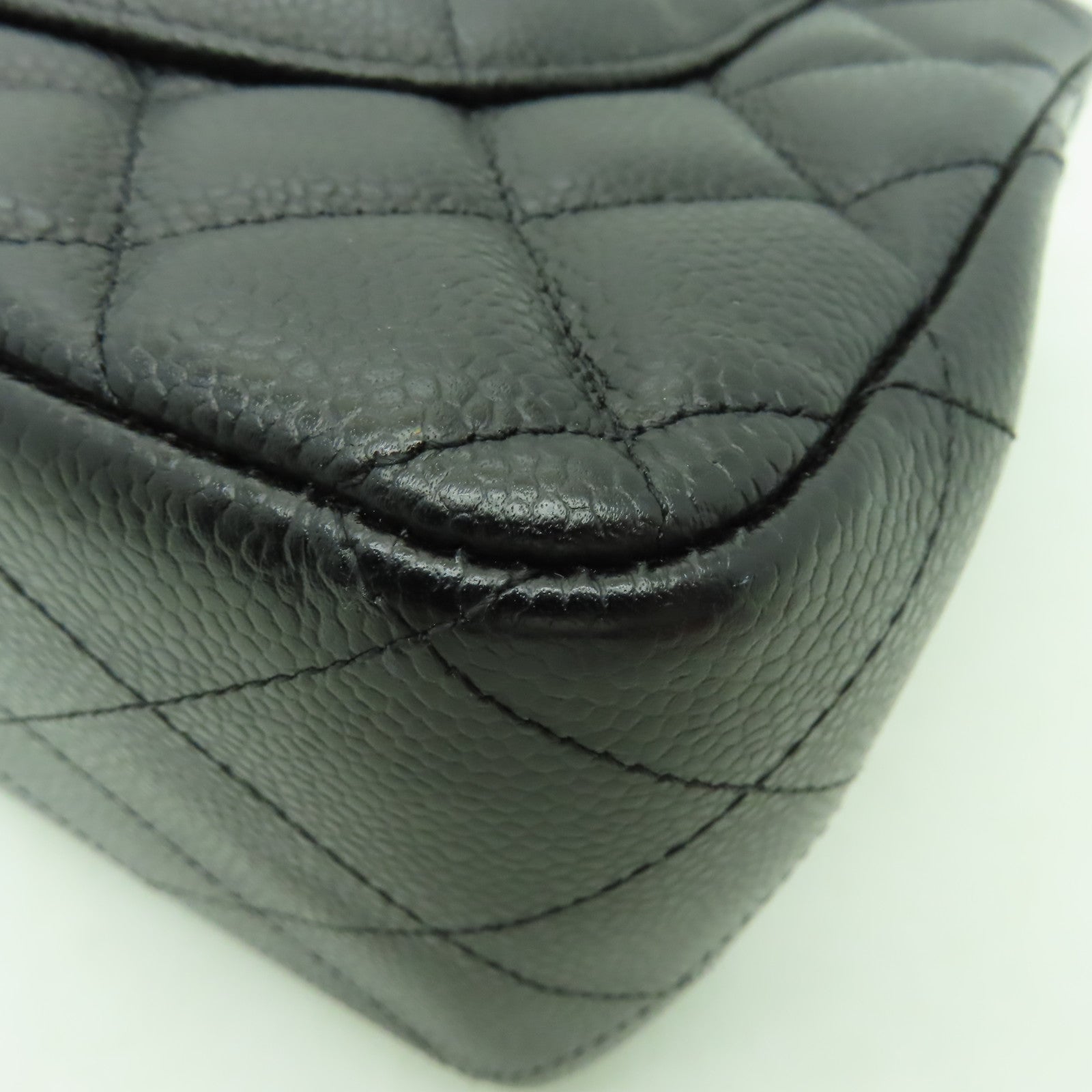 CHANEL 菱格Caviar皮革Classic Flap Jumbo金扣鏈帶肩背袋黒色