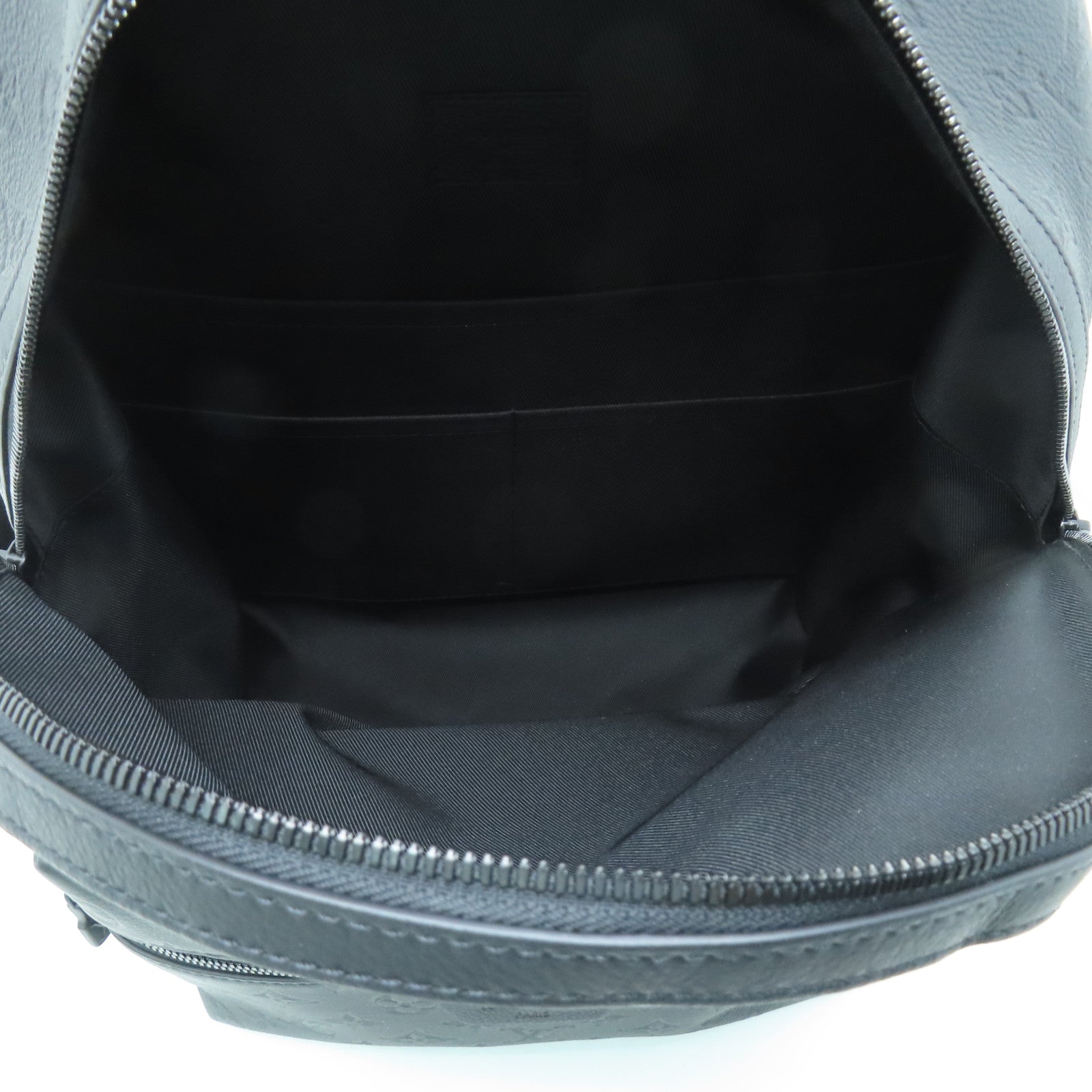 LOUIS VUITTON Monogram Embossed Discovery Backpack银扣背包黑色