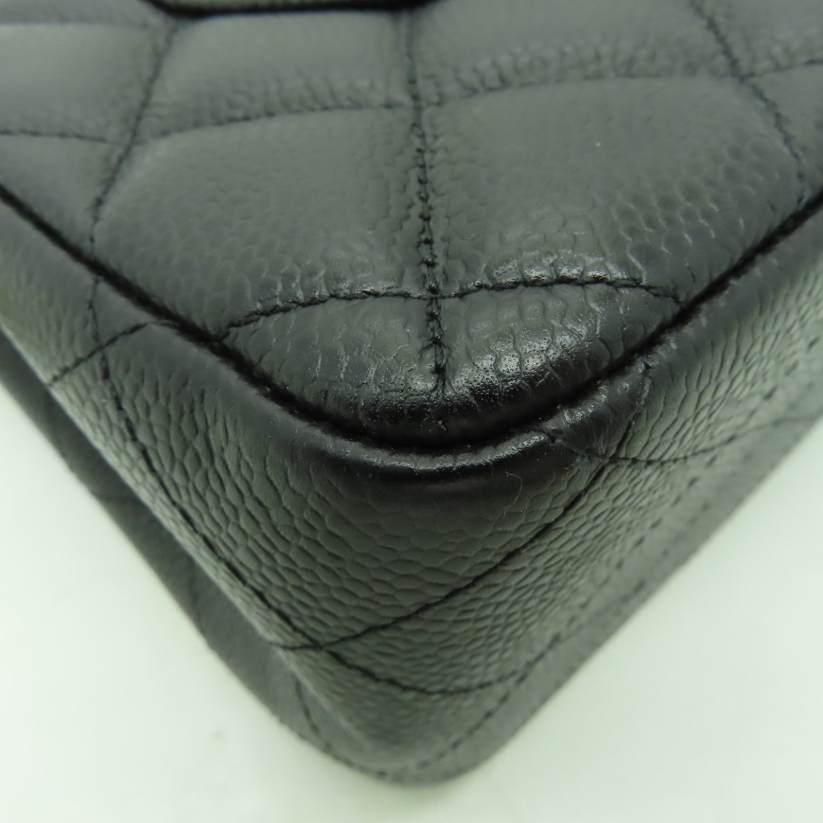 CHANEL 菱格Caviar皮革Classic Flap Jumbo金扣鏈帶肩背袋黒色