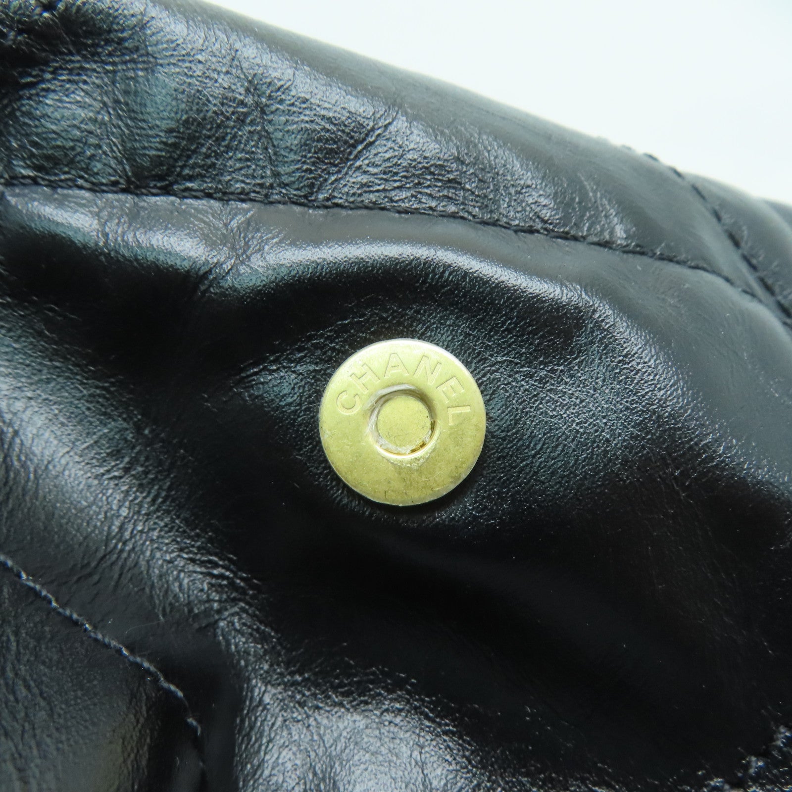 CHANEL 菱格牛皮皮革C22 Medium金扣鏈帶肩背袋黑色