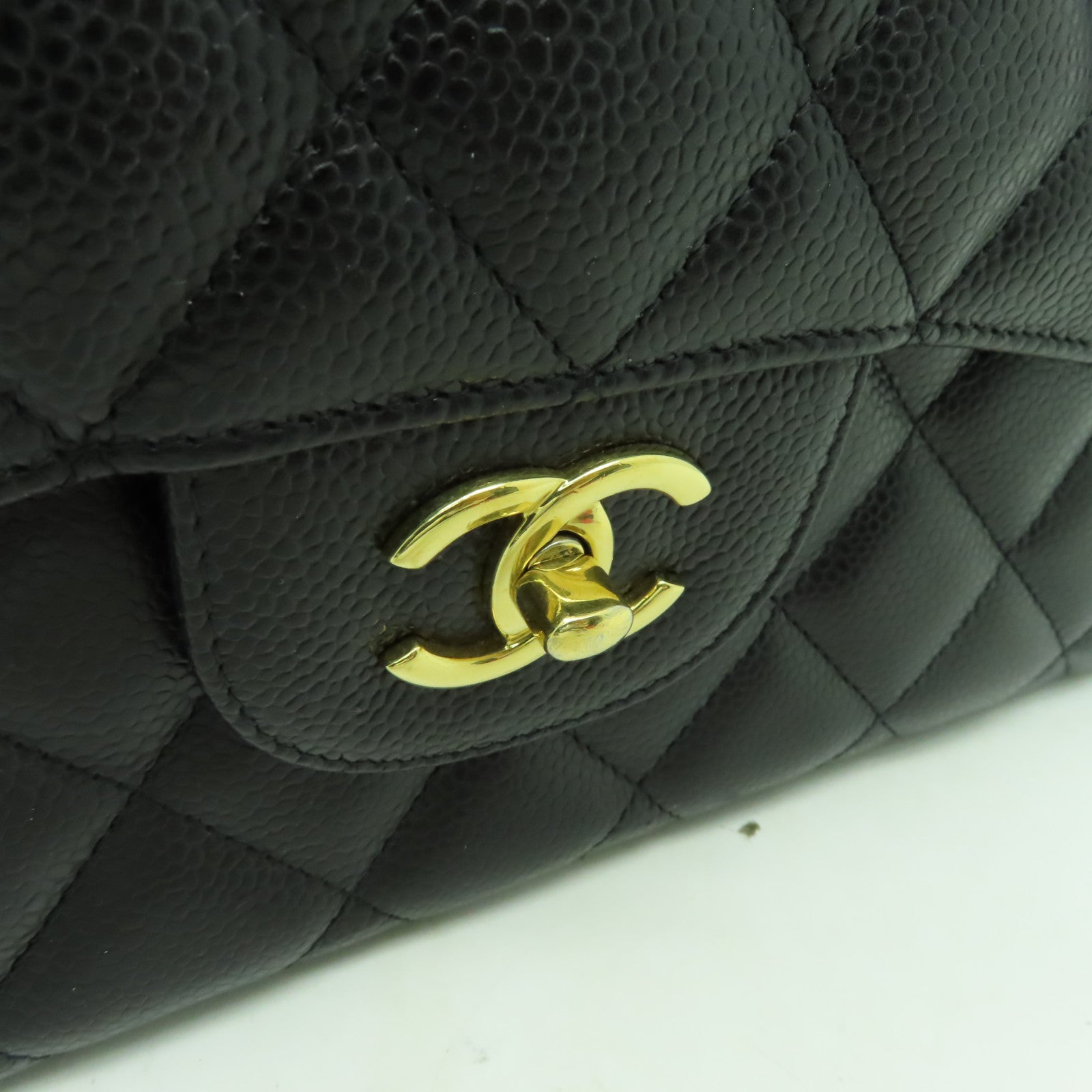 CHANEL 菱格Caviar皮革Classic Flap Jumbo金扣鏈帶肩背袋黒色