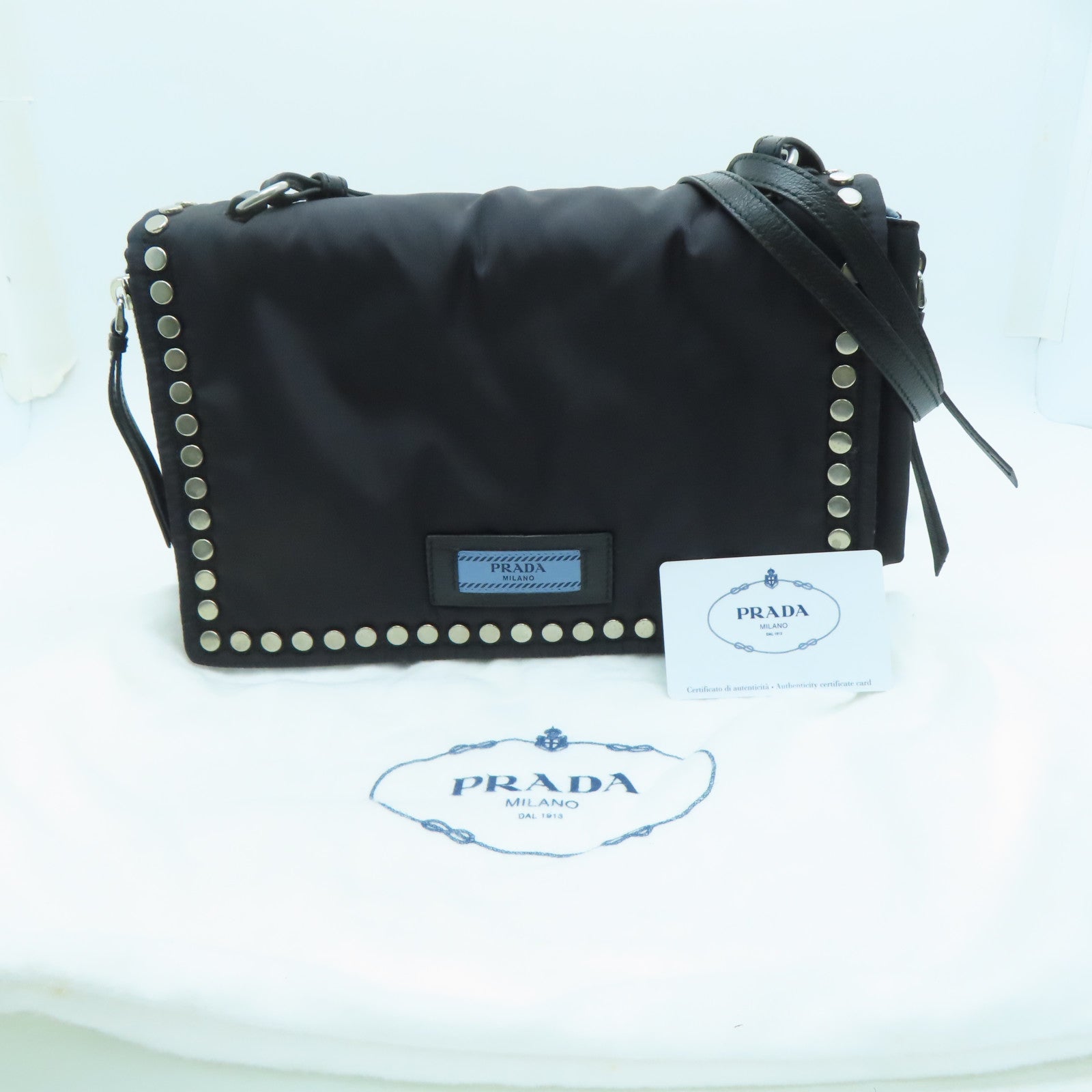 PRADA 尼龙Shoulder Bag金扣肩背袋黑色