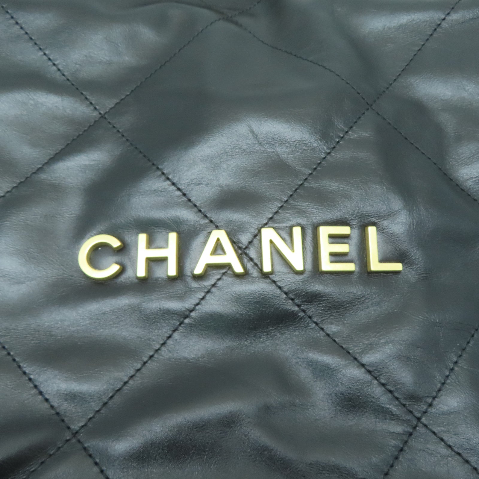 CHANEL 菱格牛皮皮革C22 Medium金扣鏈帶肩背袋黑色