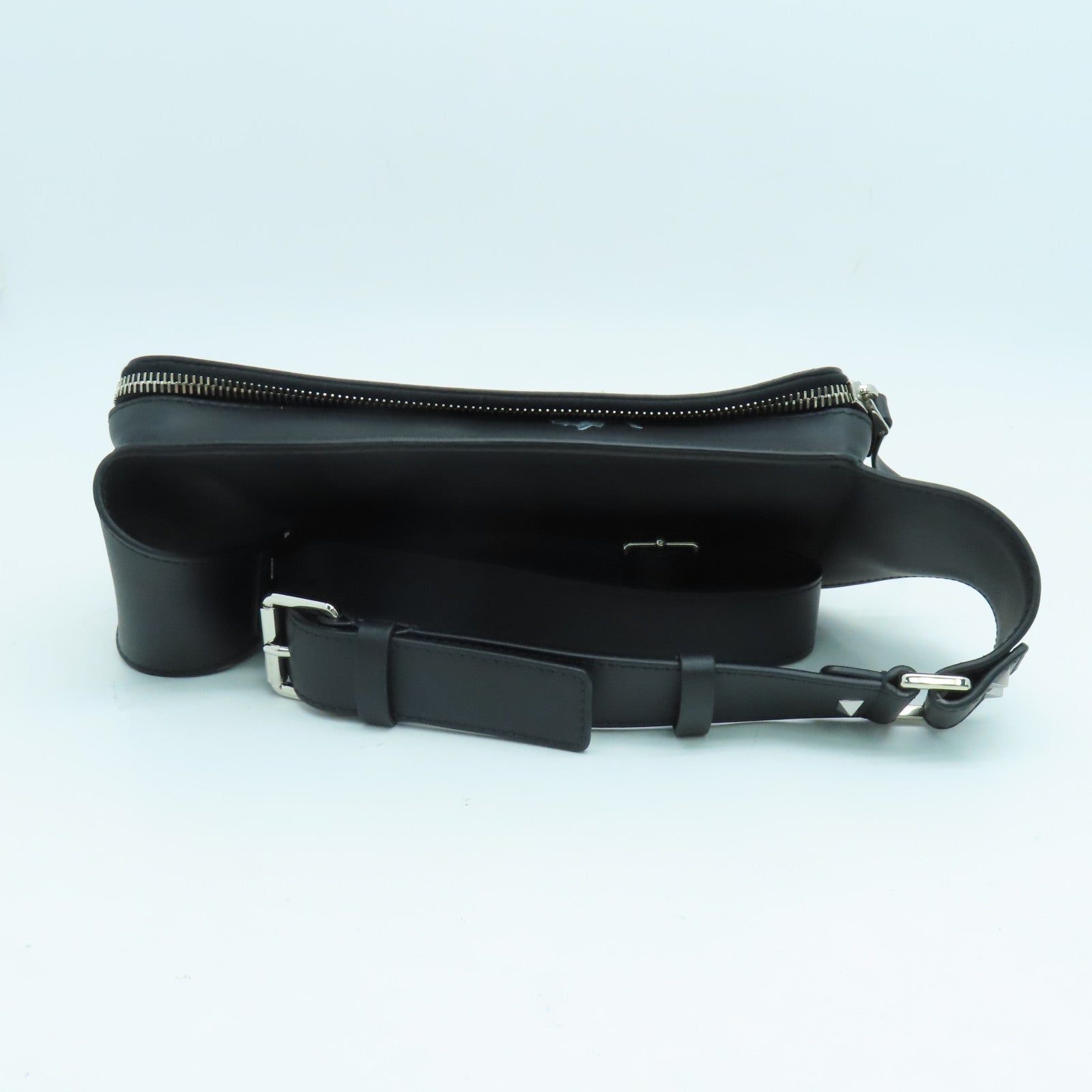 Valentino 牛皮皮革Waist Bag银扣腰包黑色