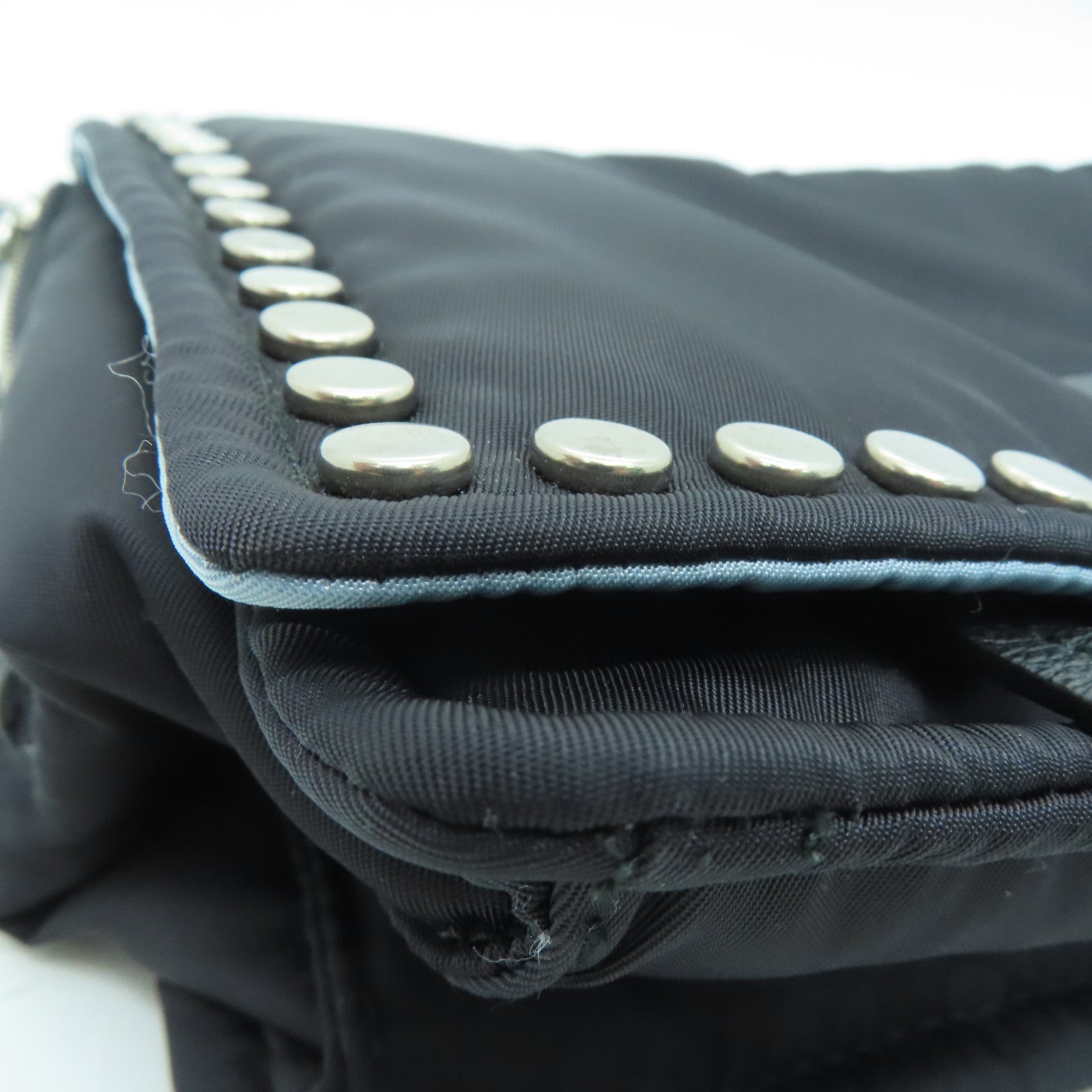 PRADA 尼龙Shoulder Bag金扣肩背袋黑色