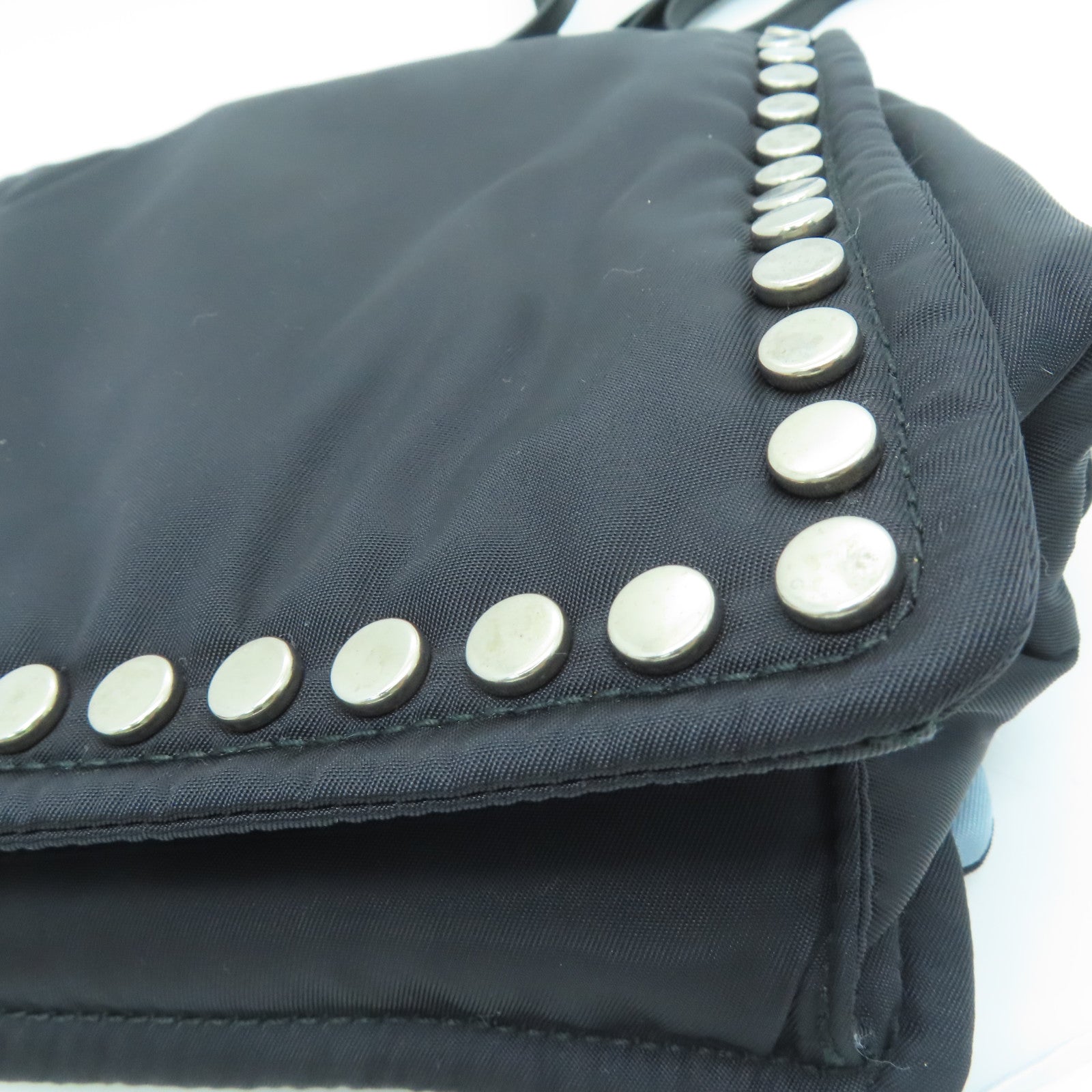 PRADA 尼龙Shoulder Bag金扣肩背袋黑色