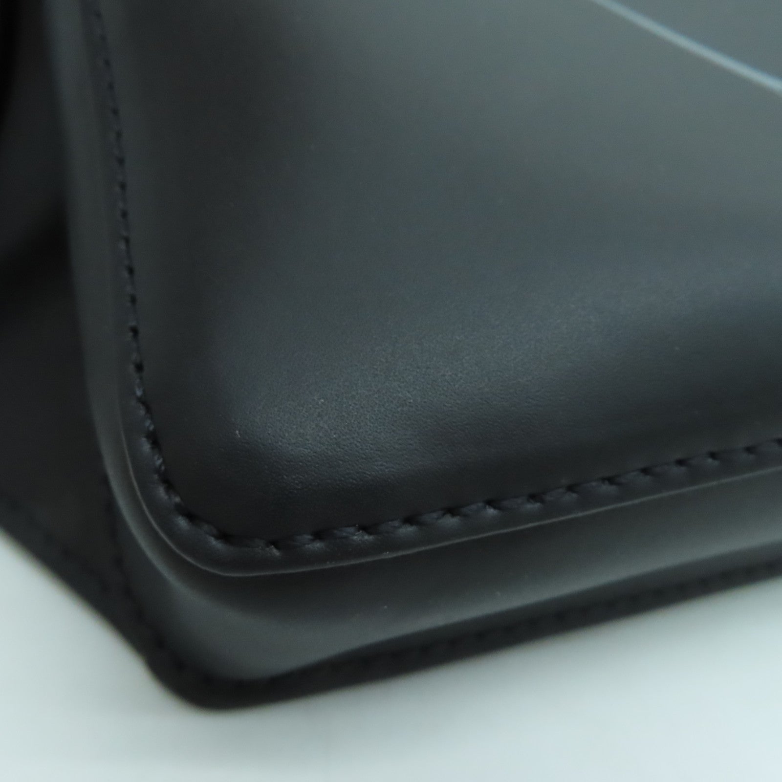 Valentino 牛皮皮革Waist Bag银扣腰包黑色