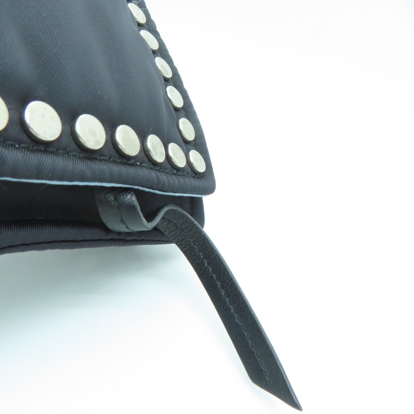 PRADA 尼龙Shoulder Bag金扣肩背袋黑色