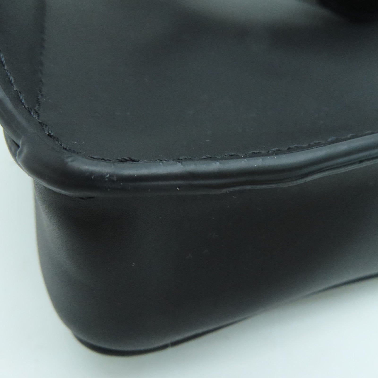 Valentino 牛皮皮革Waist Bag银扣腰包黑色