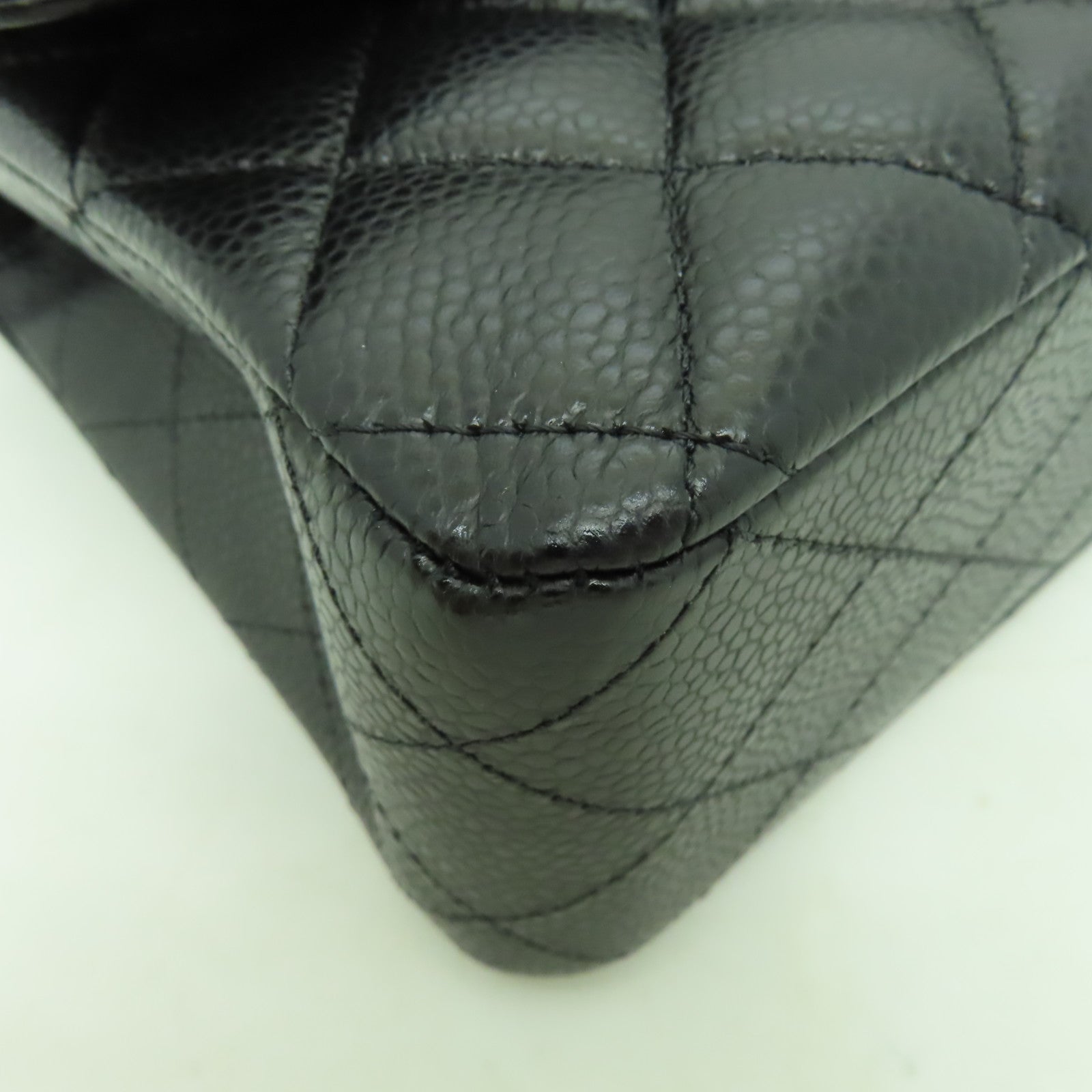 CHANEL 菱格Caviar皮革Classic Flap 25金扣鏈帶肩背袋黒色