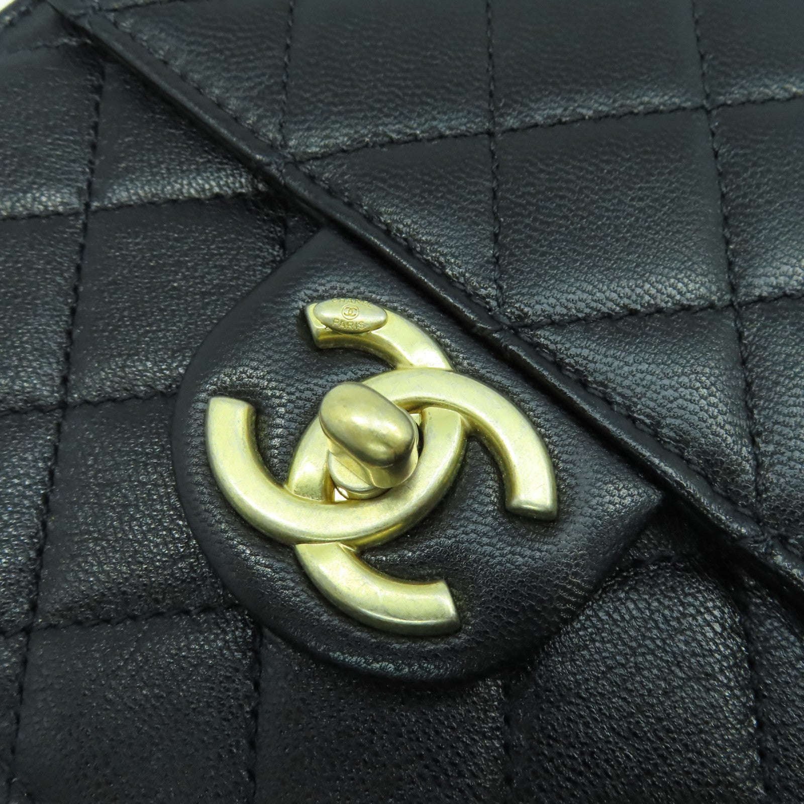 CHANEL 菱格牛皮皮革Chain Shoulder Bag金扣鏈帶肩背袋黑色