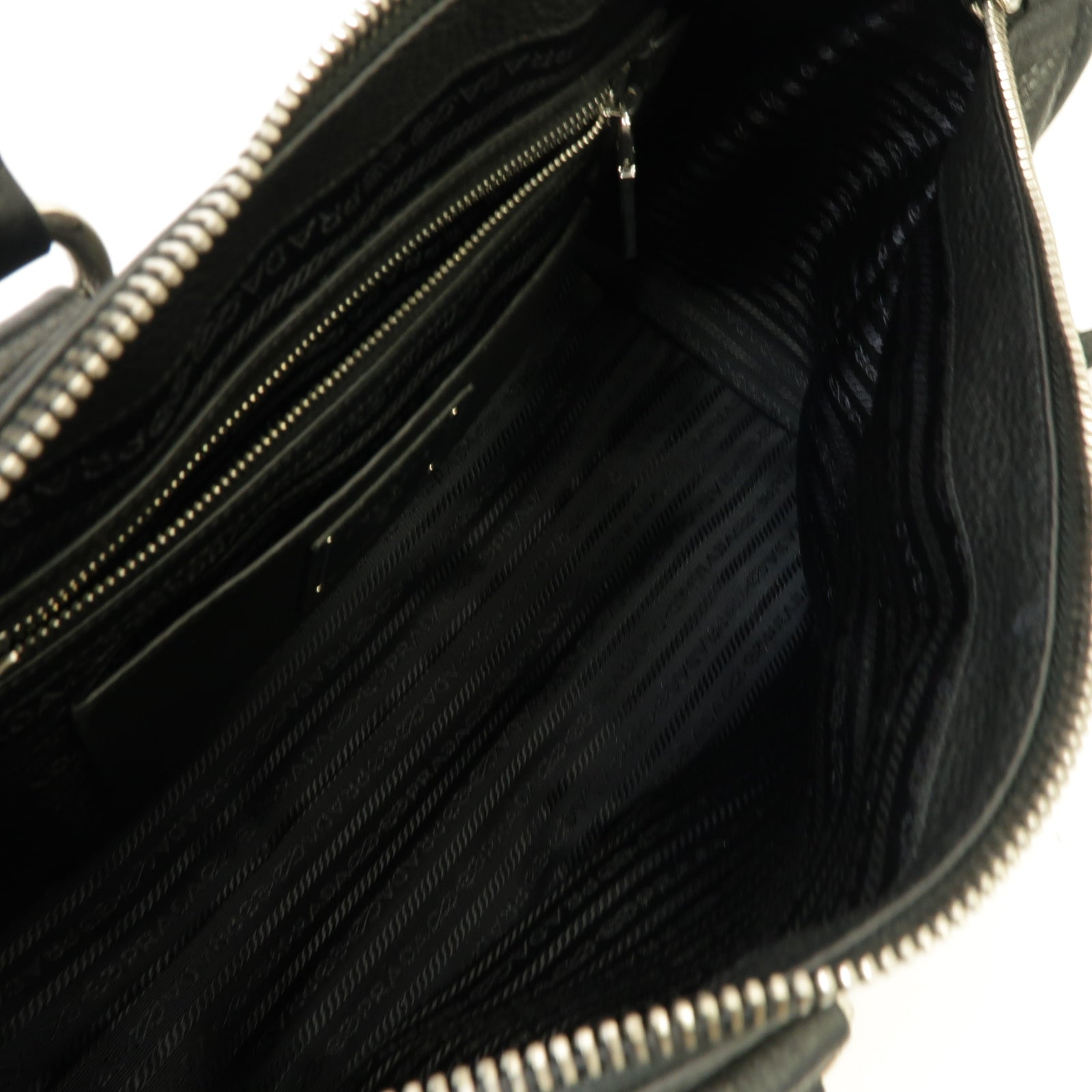 PRADA 牛皮皮革Vitello Daino Zip銀扣手挽肩背兩用袋黑色