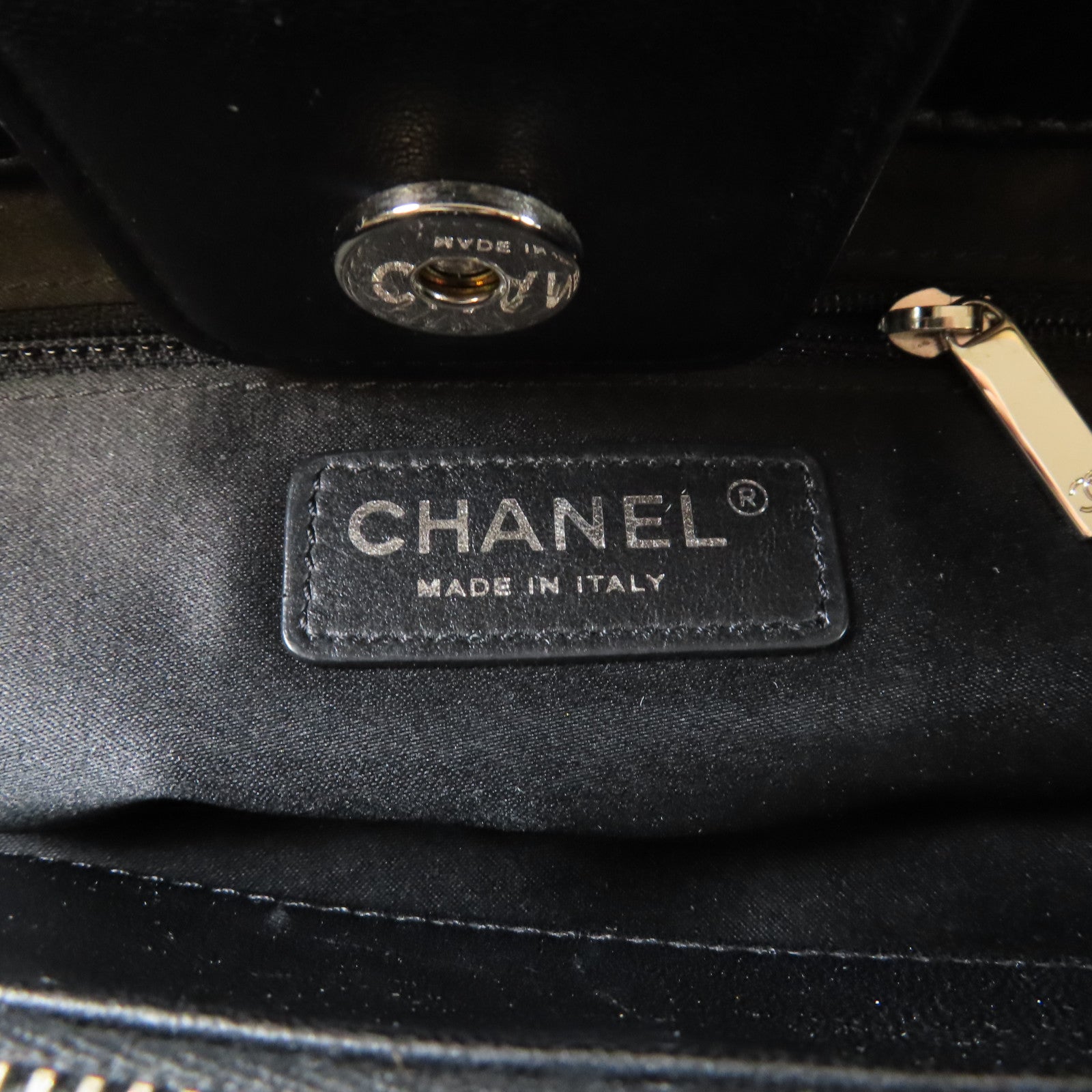 CHANEL 菱格羊皮皮革Chain Shoulder銀扣鏈帶肩背袋黑色
