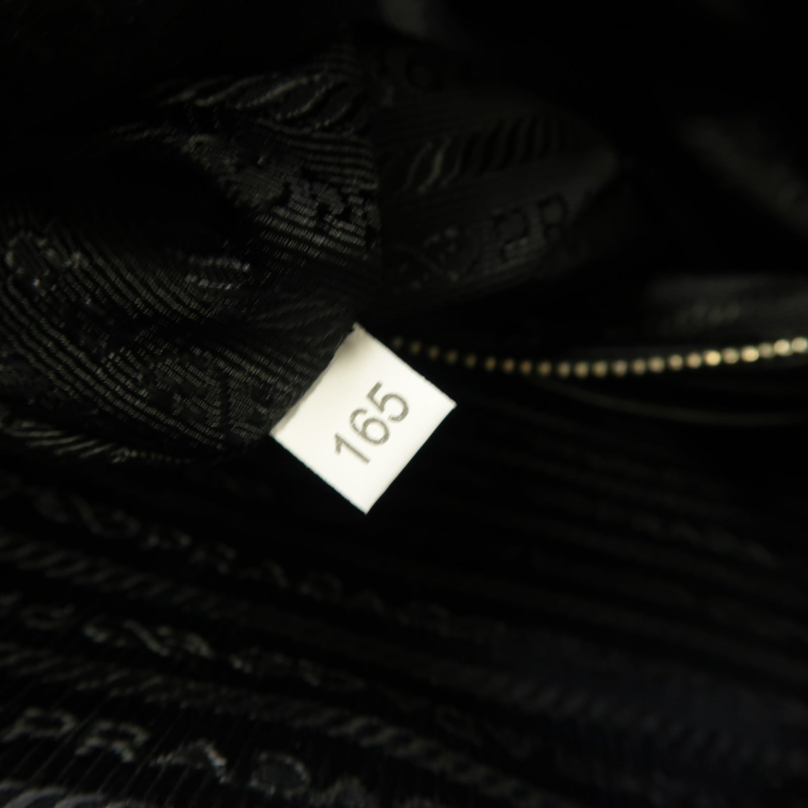PRADA 牛皮皮革Vitello Daino Zip銀扣手挽肩背兩用袋黑色