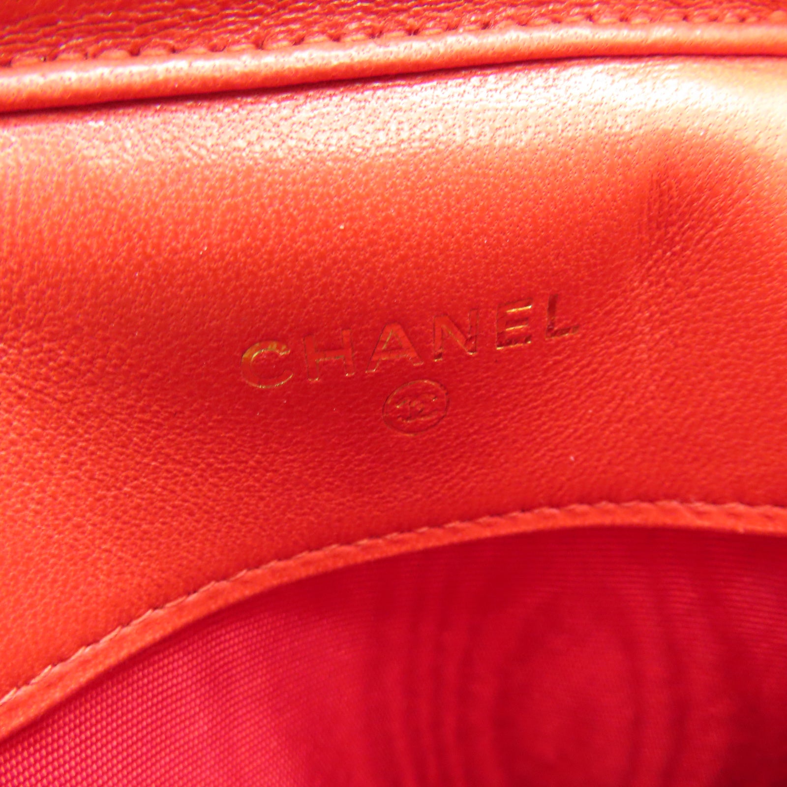 CHANEL 牛皮皮革Phone Case金扣链带电话套红色
