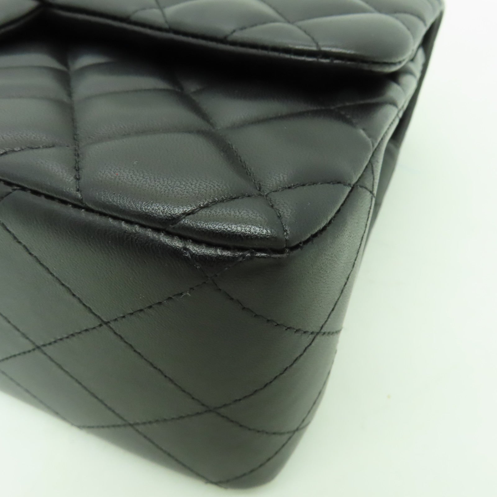 CHANEL 菱格羊皮皮革Classic Flap 30銀扣鏈帶肩背袋黒色