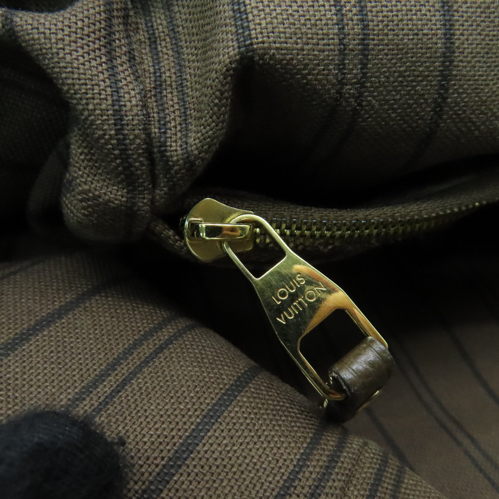 LOUIS VUITTON Monogram Empreinte Lumineuse PM金扣手挽肩背两用袋棕色