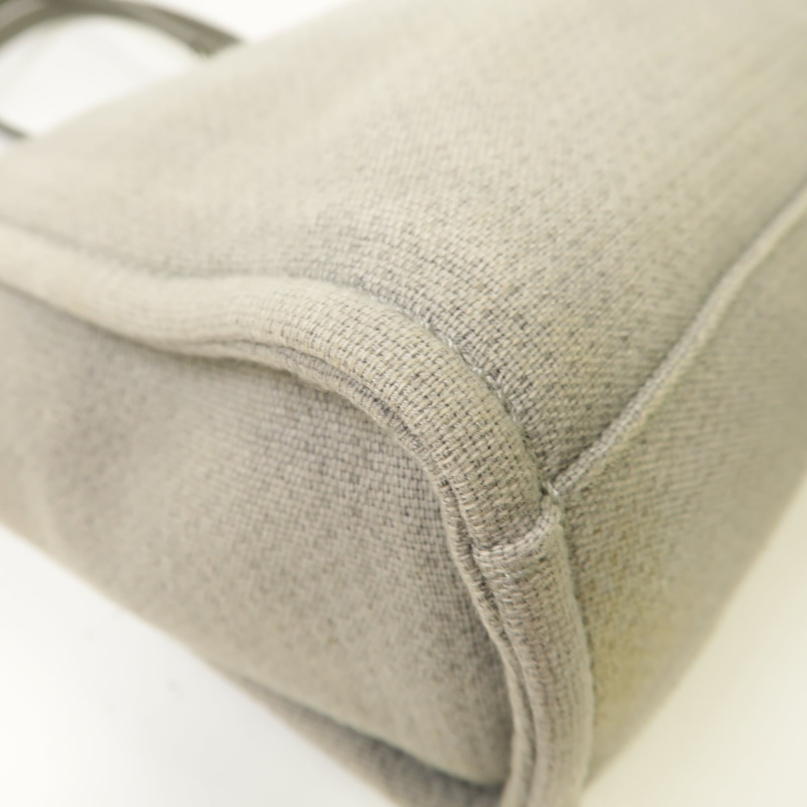 CHANEL 帆布Deauville PM Tote Bag銀扣肩背袋灰色