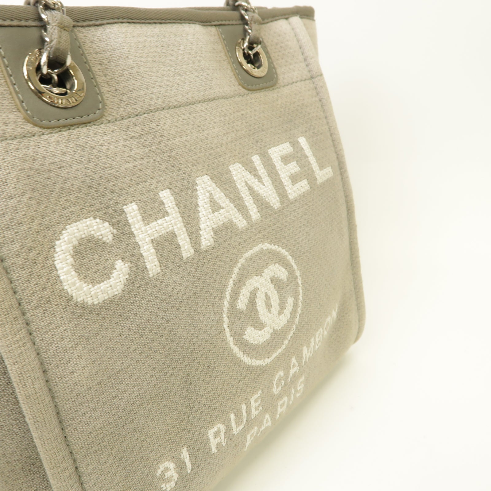 CHANEL 帆布Deauville PM Tote Bag銀扣肩背袋灰色