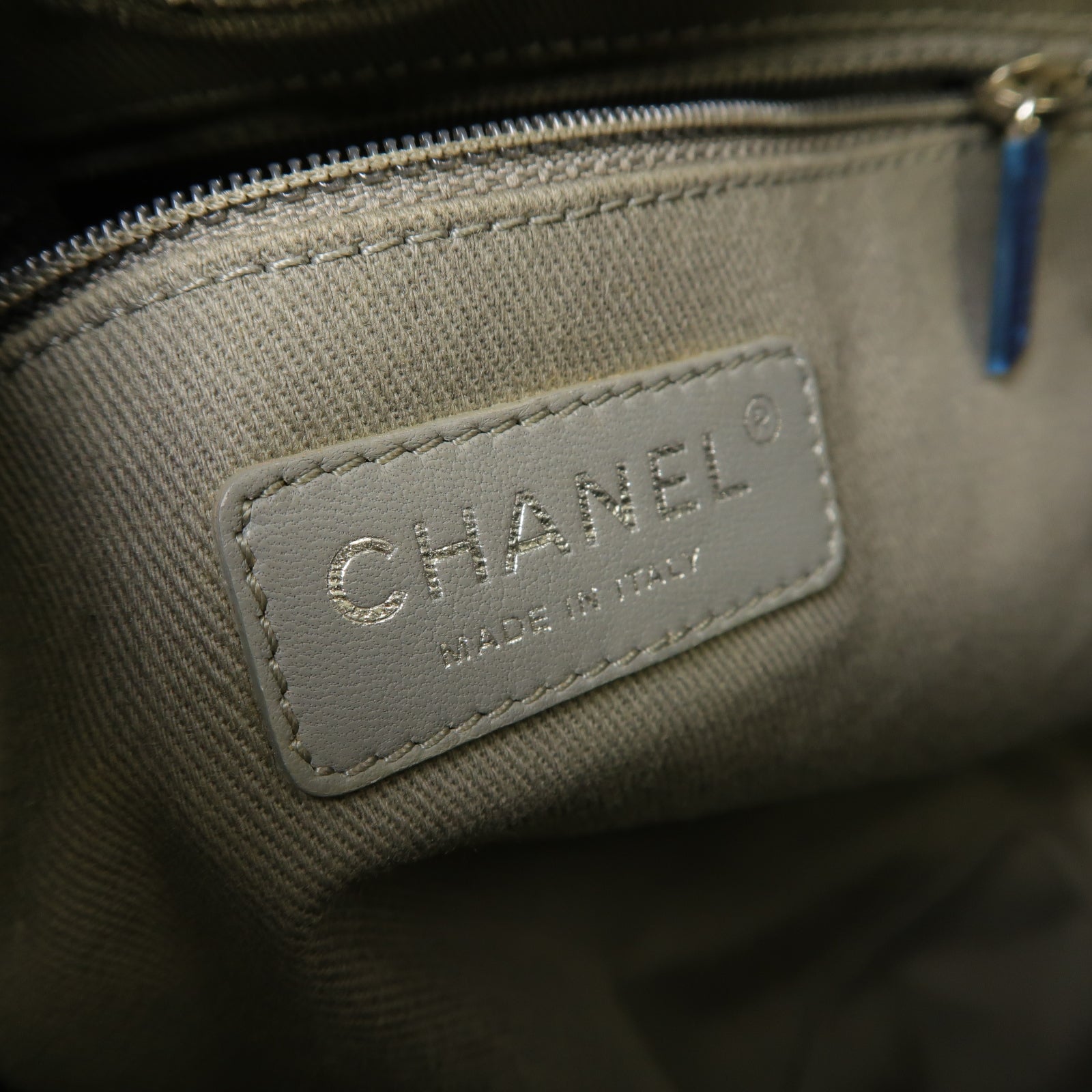 CHANEL 帆布Deauville PM Tote Bag銀扣肩背袋灰色