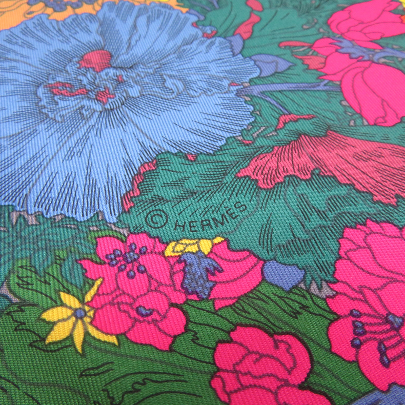 HERMES 【激減優惠】絲質Scarf絲巾白色/彩色