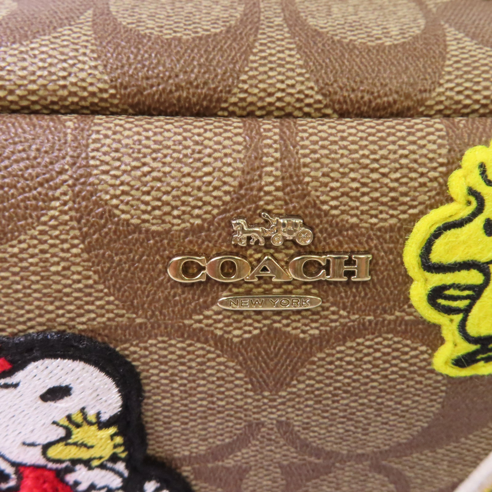 COACH 塗層帆布Coach X Peanuts Mini Boxy Cosmetic Case手拿包啡色