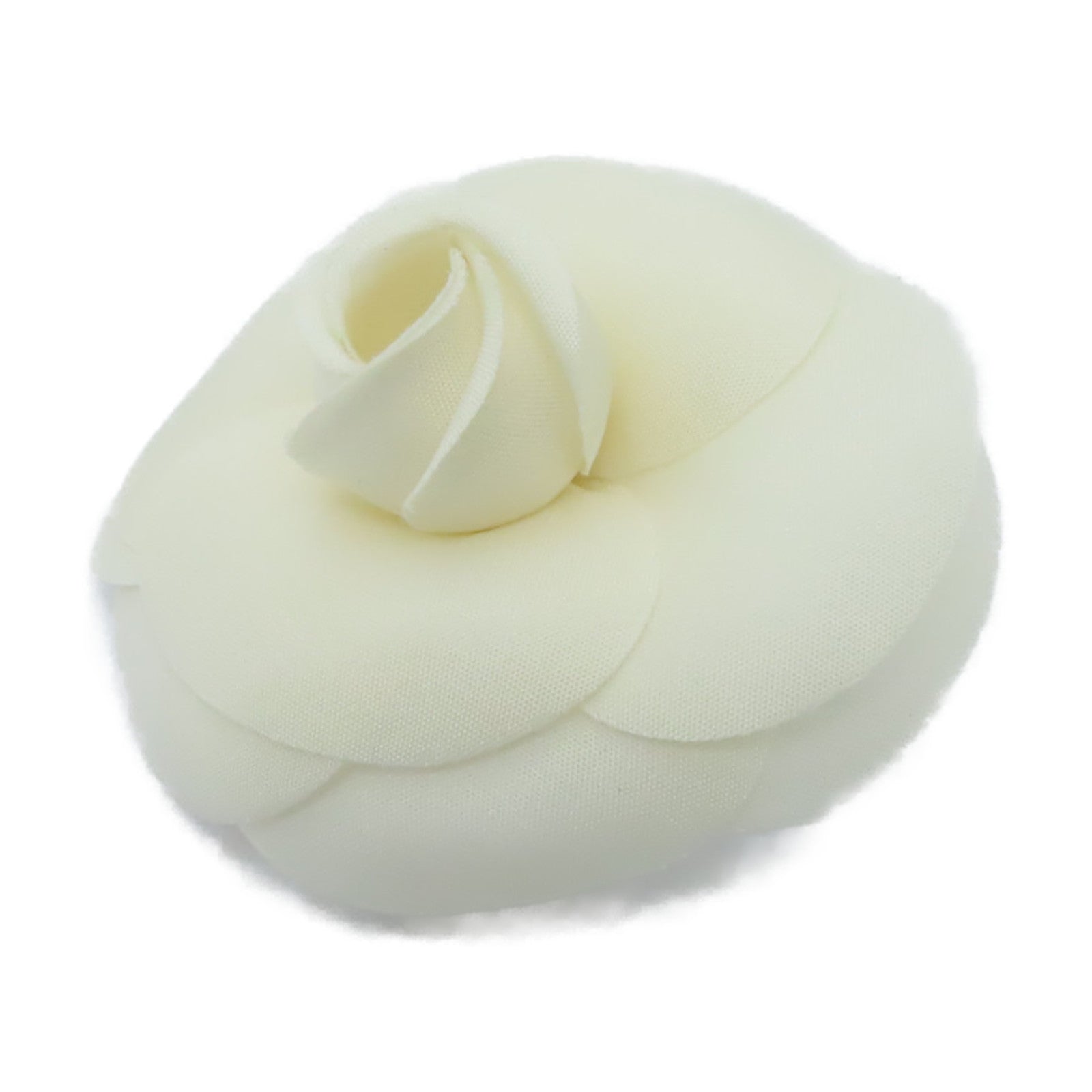 CHANEL 絲質Brooch金扣胸針白色