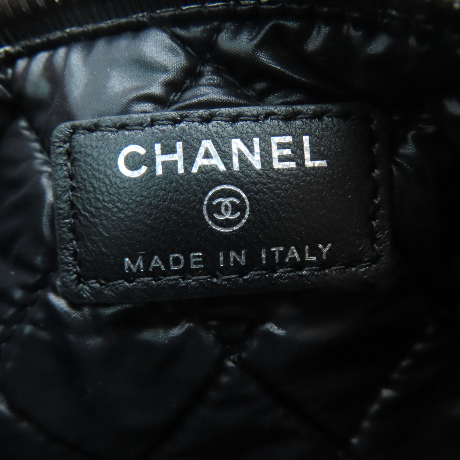 CHANEL 塗層尼龍Pencil Case銀扣手拿包黑色/白色