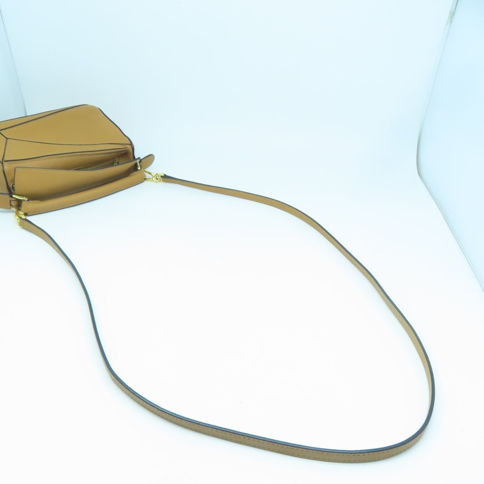 LOEWE 牛皮皮革Mini Puzzle金扣手挽肩背兩用袋啡色