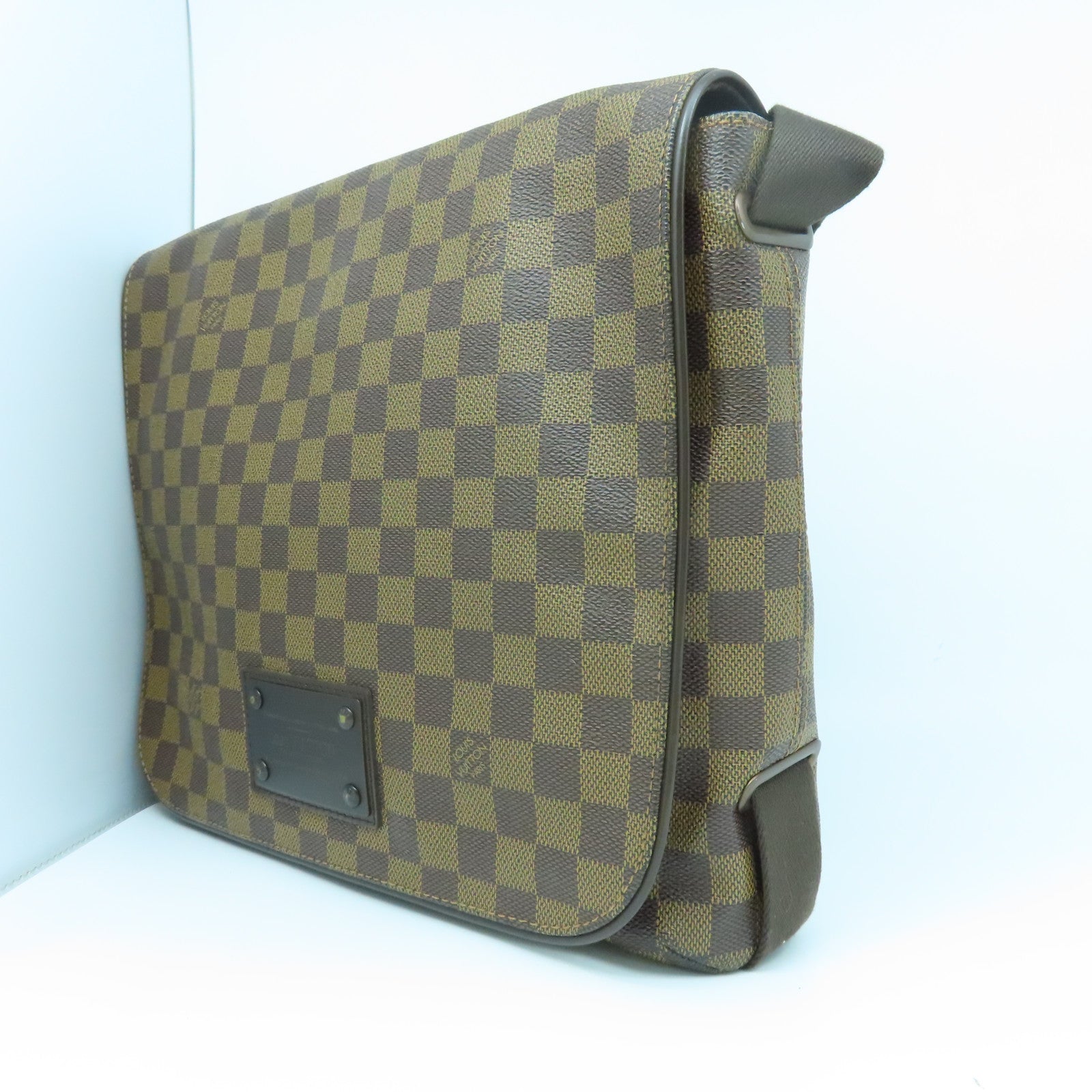 LOUIS VUITTON Damier Brooklyn MM Gold Buckle Shoulder Bag Brown