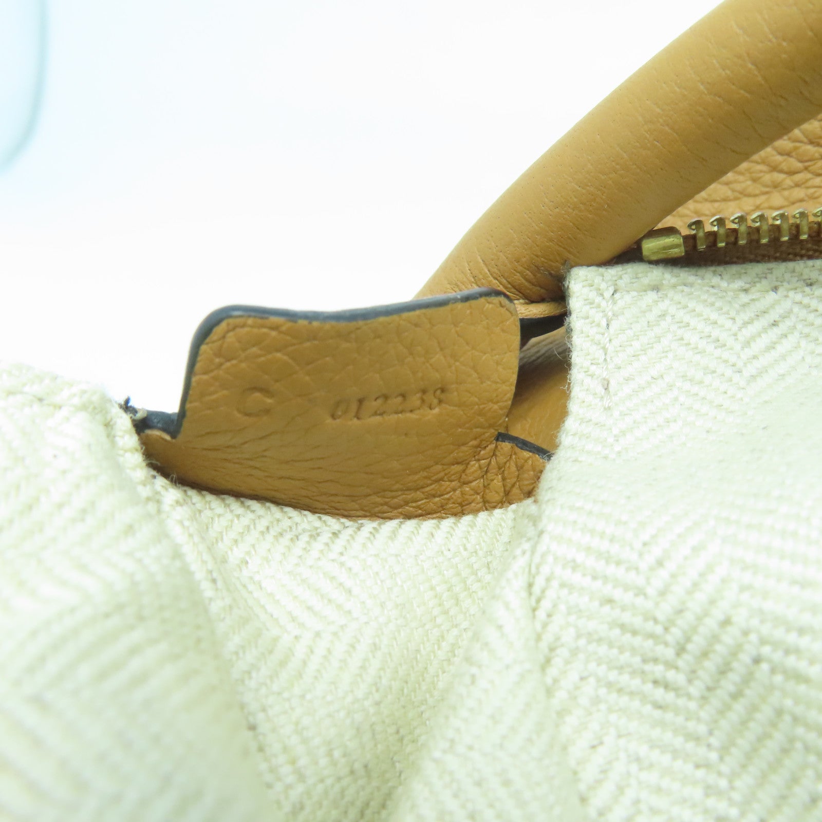 LOEWE 牛皮皮革Mini Puzzle金扣手挽肩背兩用袋啡色