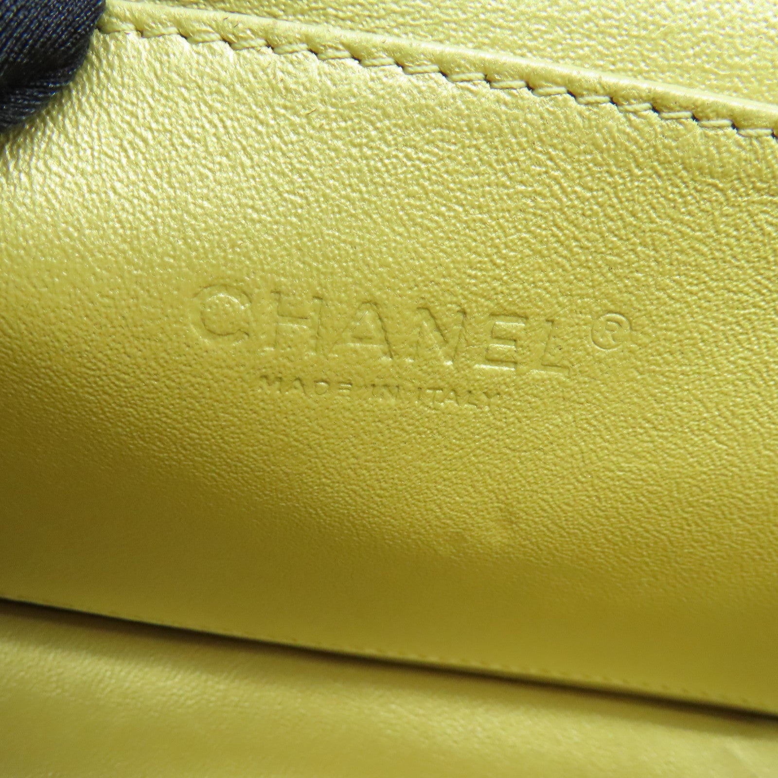 CHANEL 菱格羊皮皮革Boy 25cm金扣链带肩背袋黑色白色米色