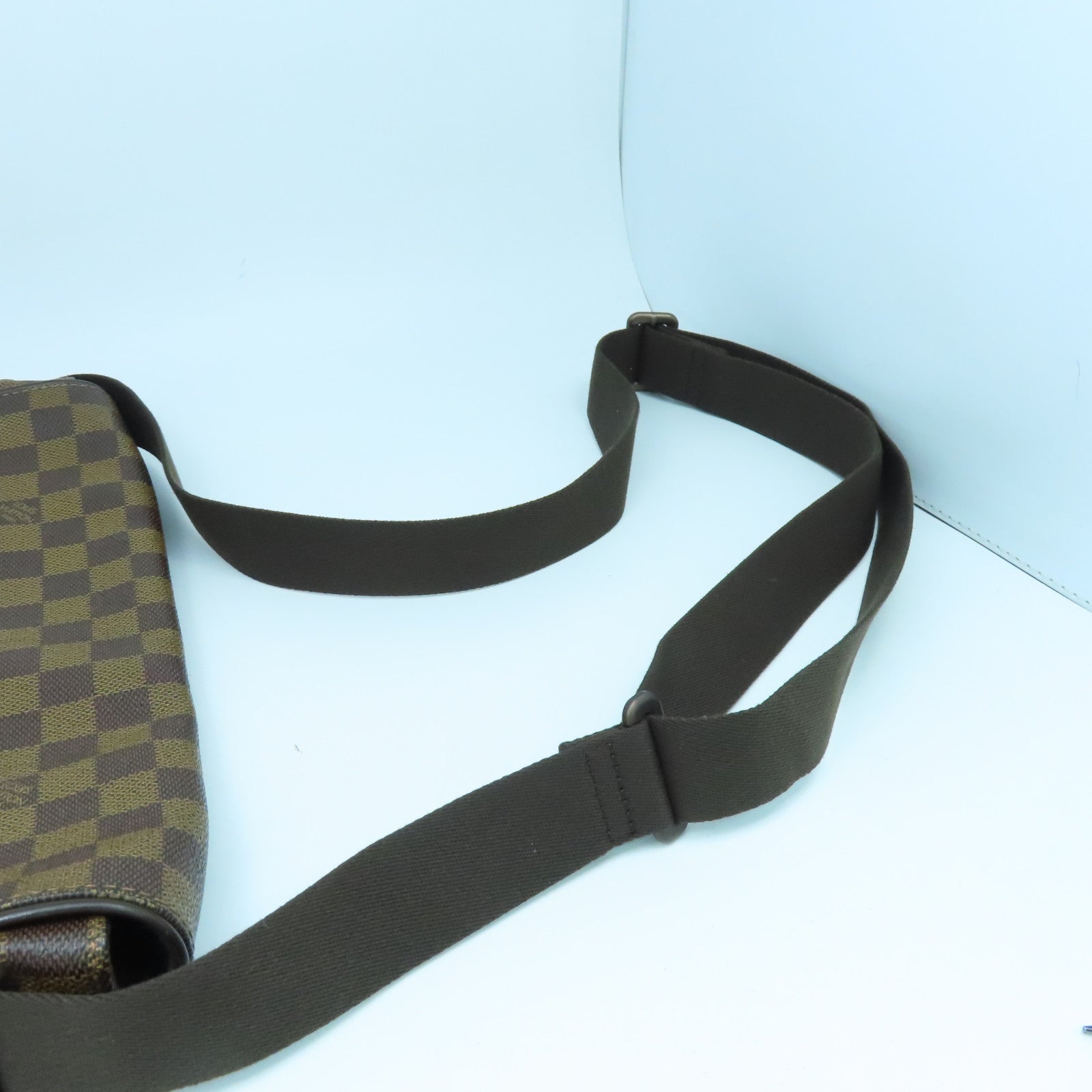 LOUIS VUITTON Damier Brooklyn MM Gold Buckle Shoulder Bag Brown