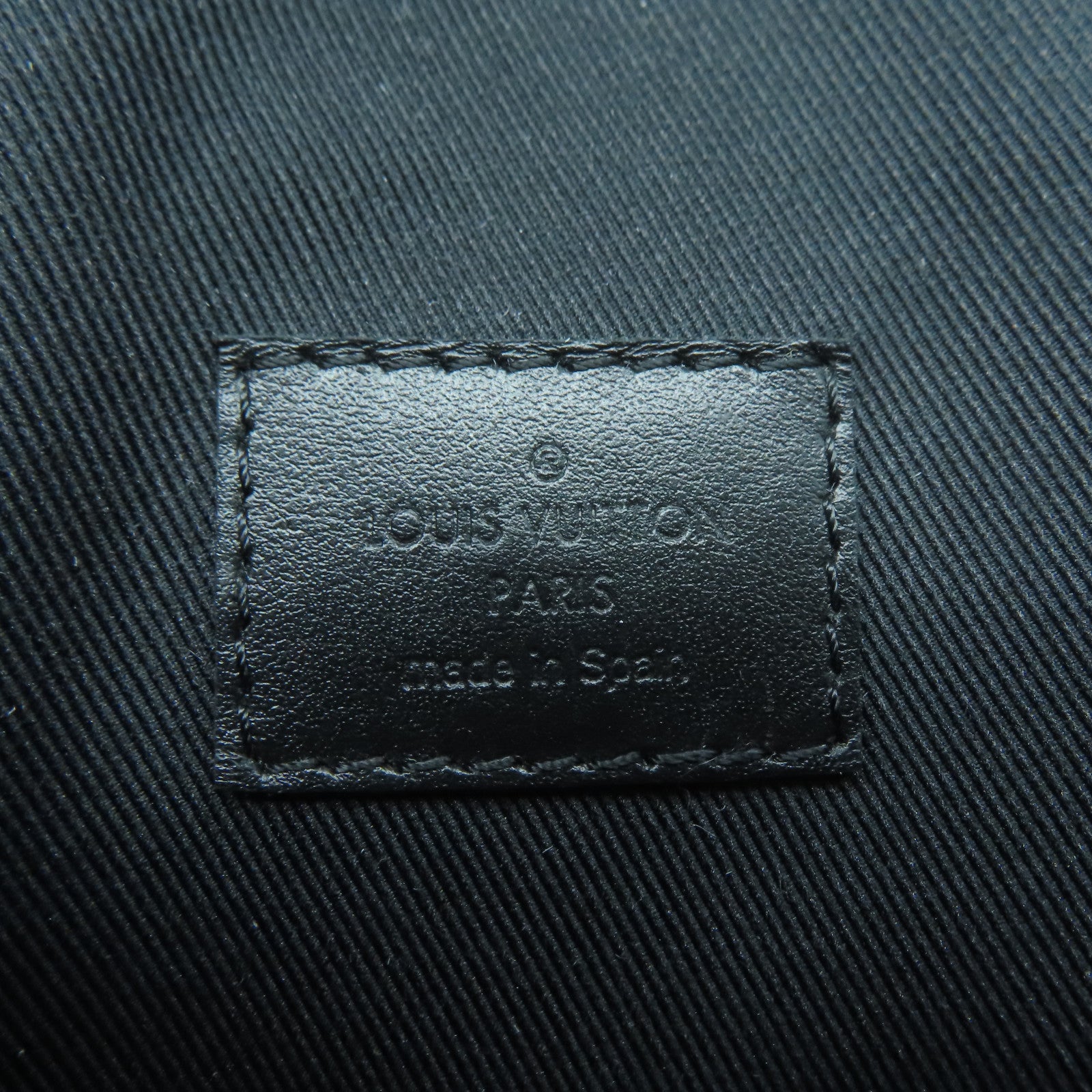 LOUIS VUITTON Monogram Eclipse Discovery Bumbag PM銀扣腰包黑色