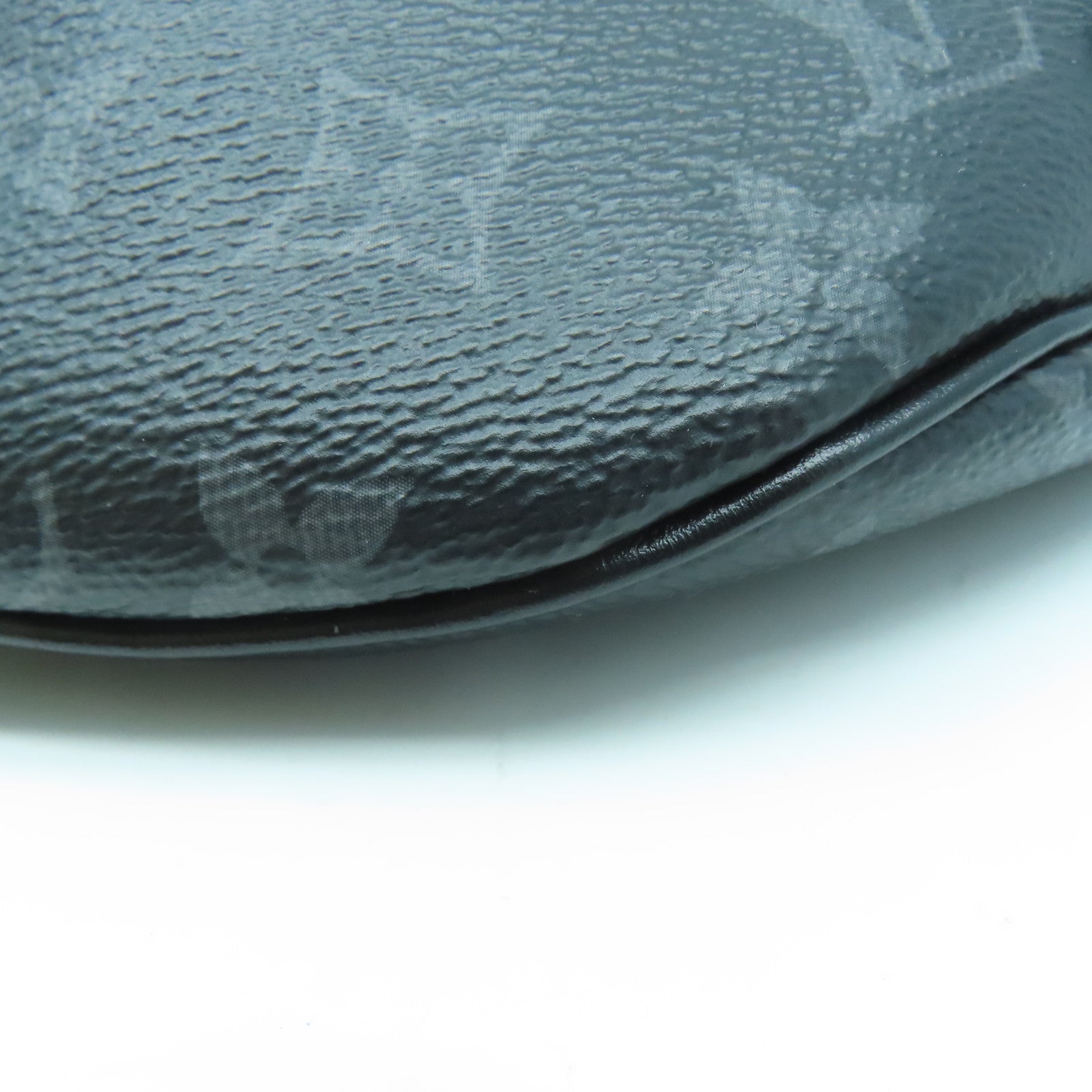 LOUIS VUITTON Monogram Eclipse Discovery Bumbag PM銀扣腰包黑色