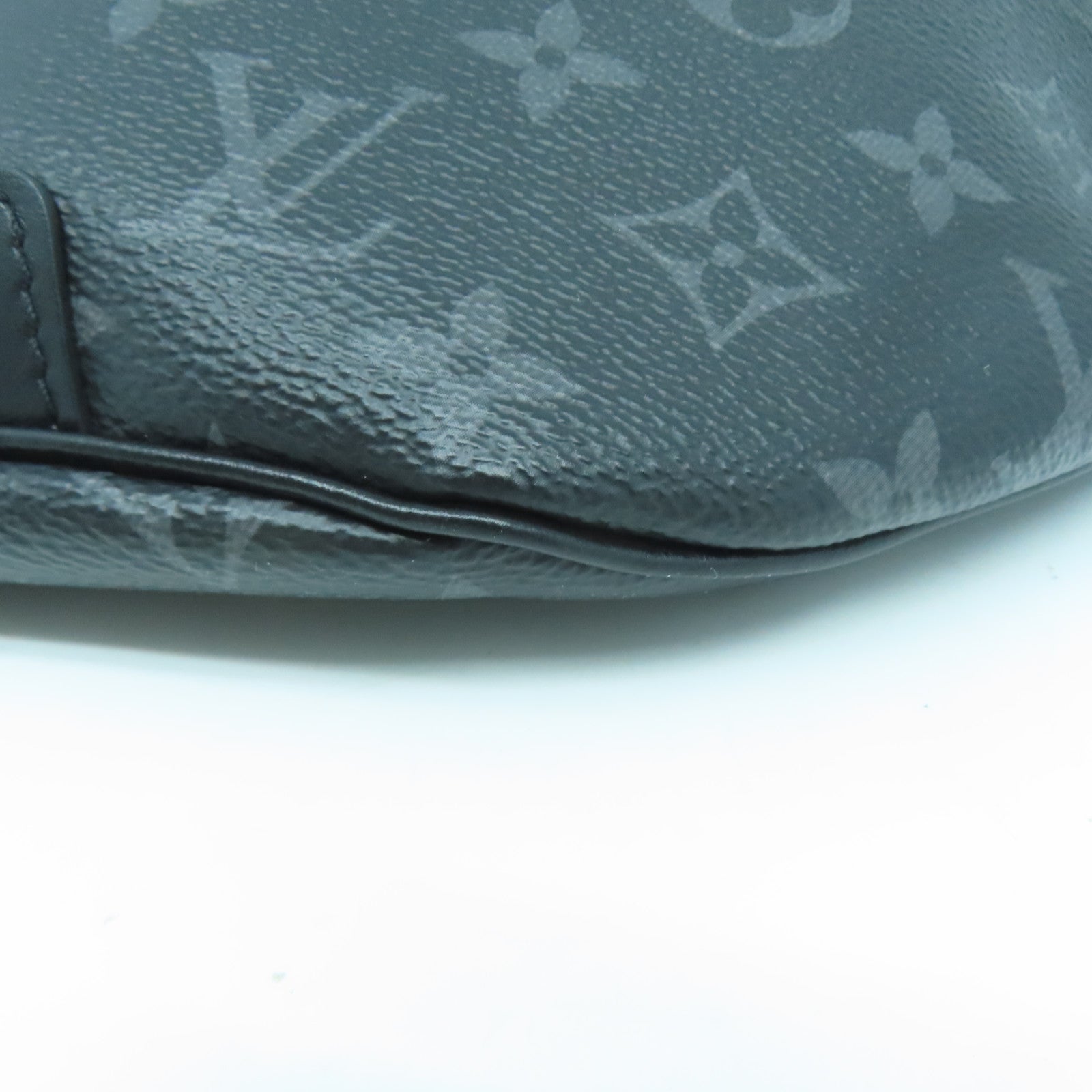 LOUIS VUITTON Monogram Eclipse Discovery Bumbag PM銀扣腰包黑色