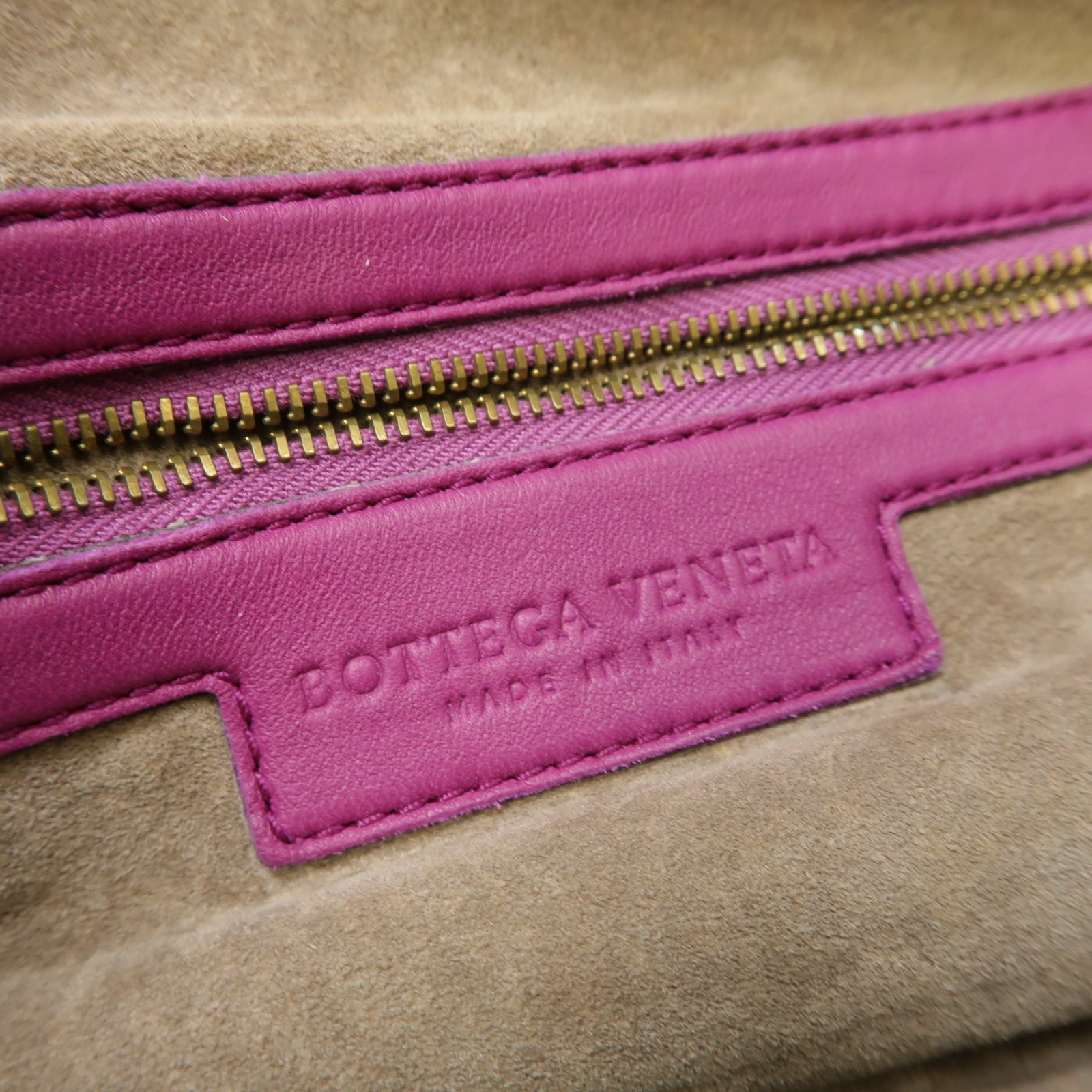 BOTTEGA VENETA 織紋皮革Montaigne Handbag金扣手挽袋紫色