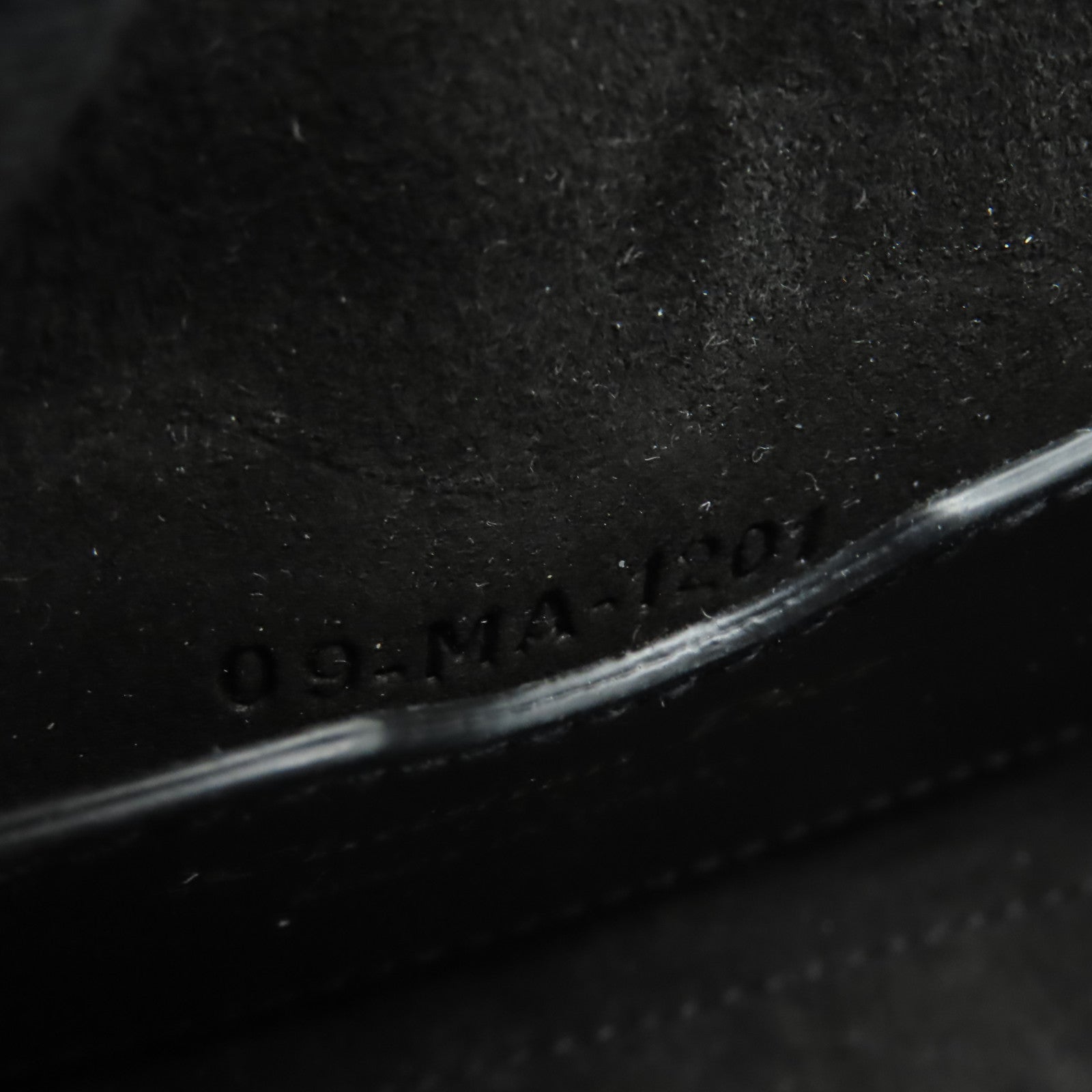 Dior 牛皮皮革Dior Bobby金扣肩背袋黑色