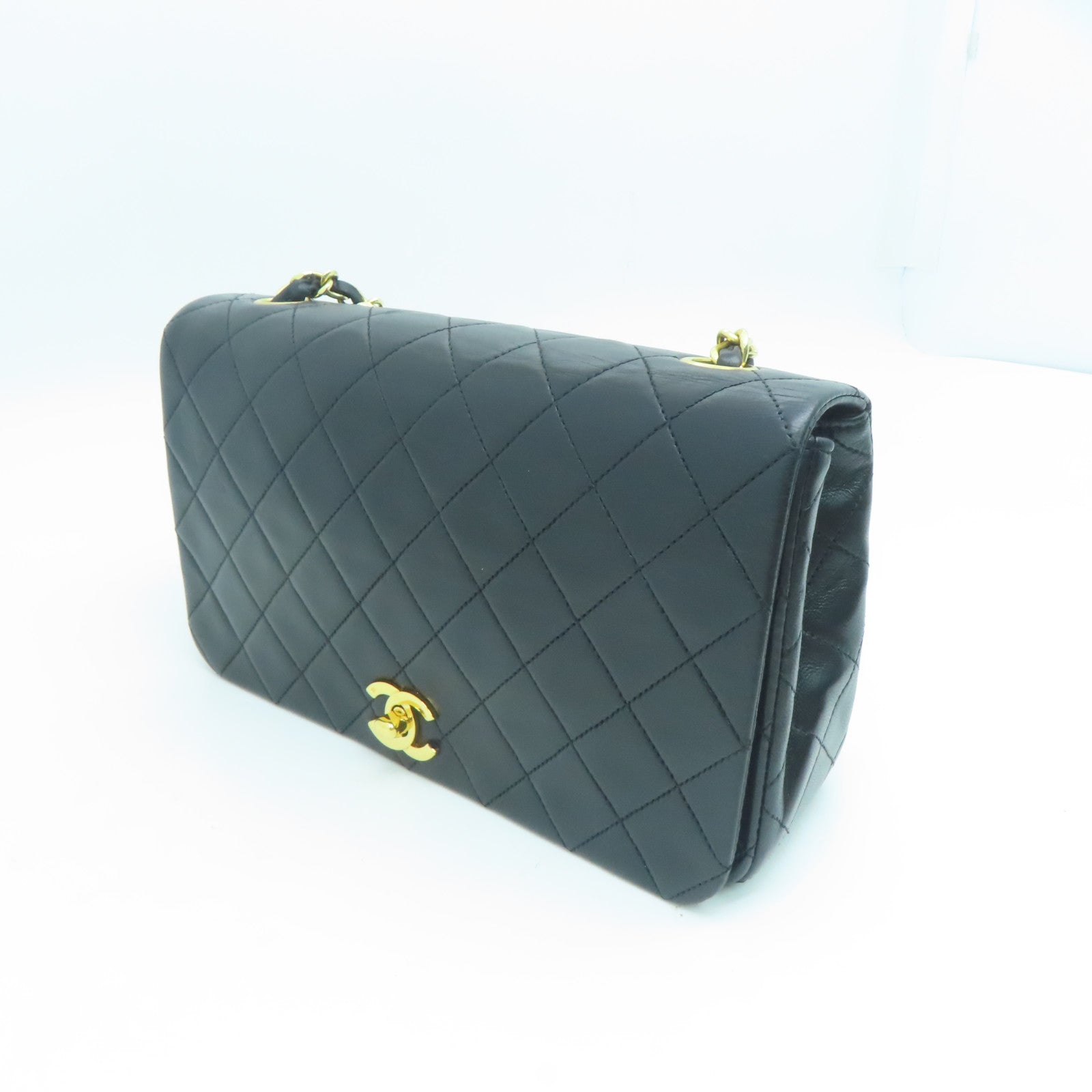 CHANEL 菱格羊皮皮革Chain Shoulder金扣鏈帶肩背袋黑色
