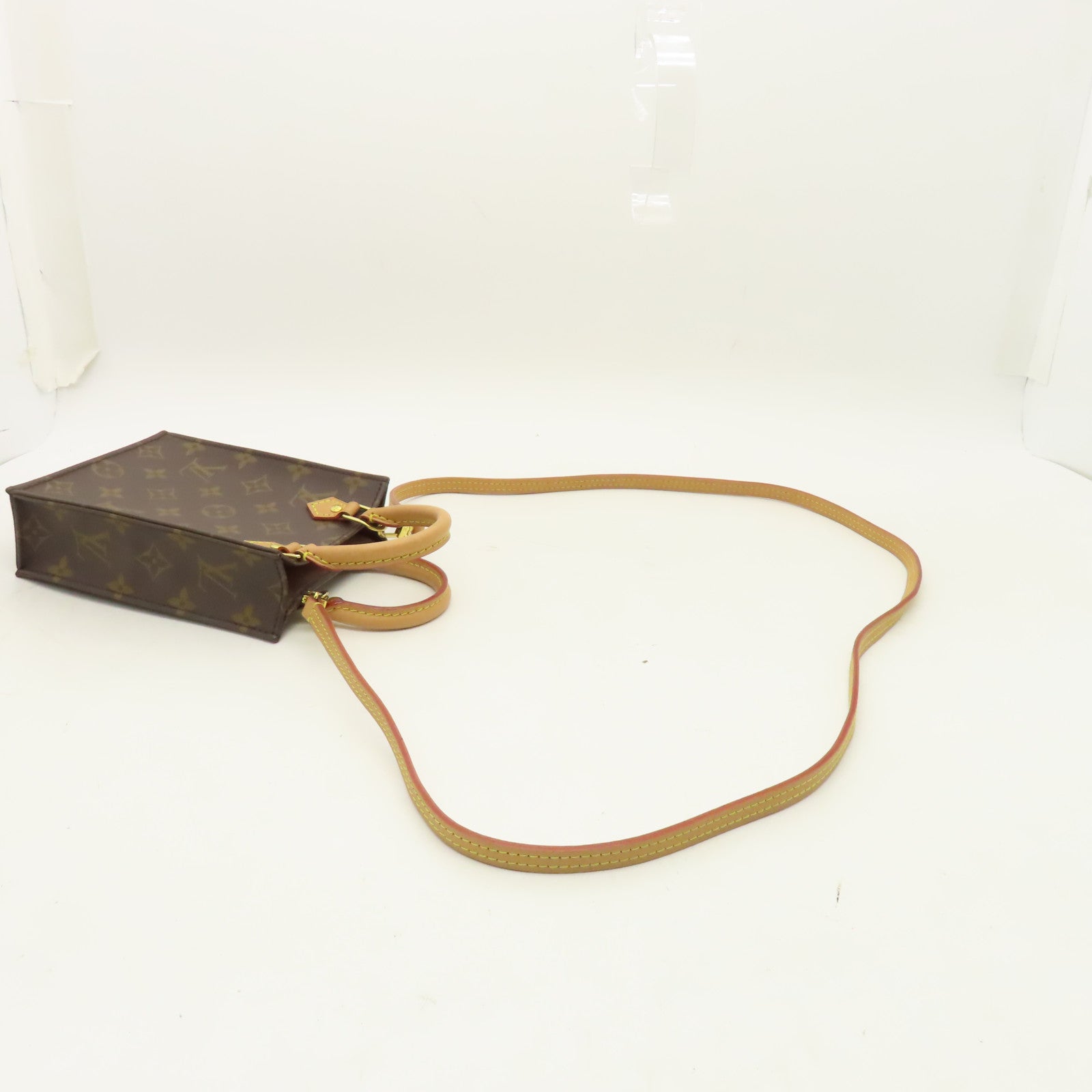 LOUIS VUITTON Monogram Petit Sac Plat金扣肩背袋啡色