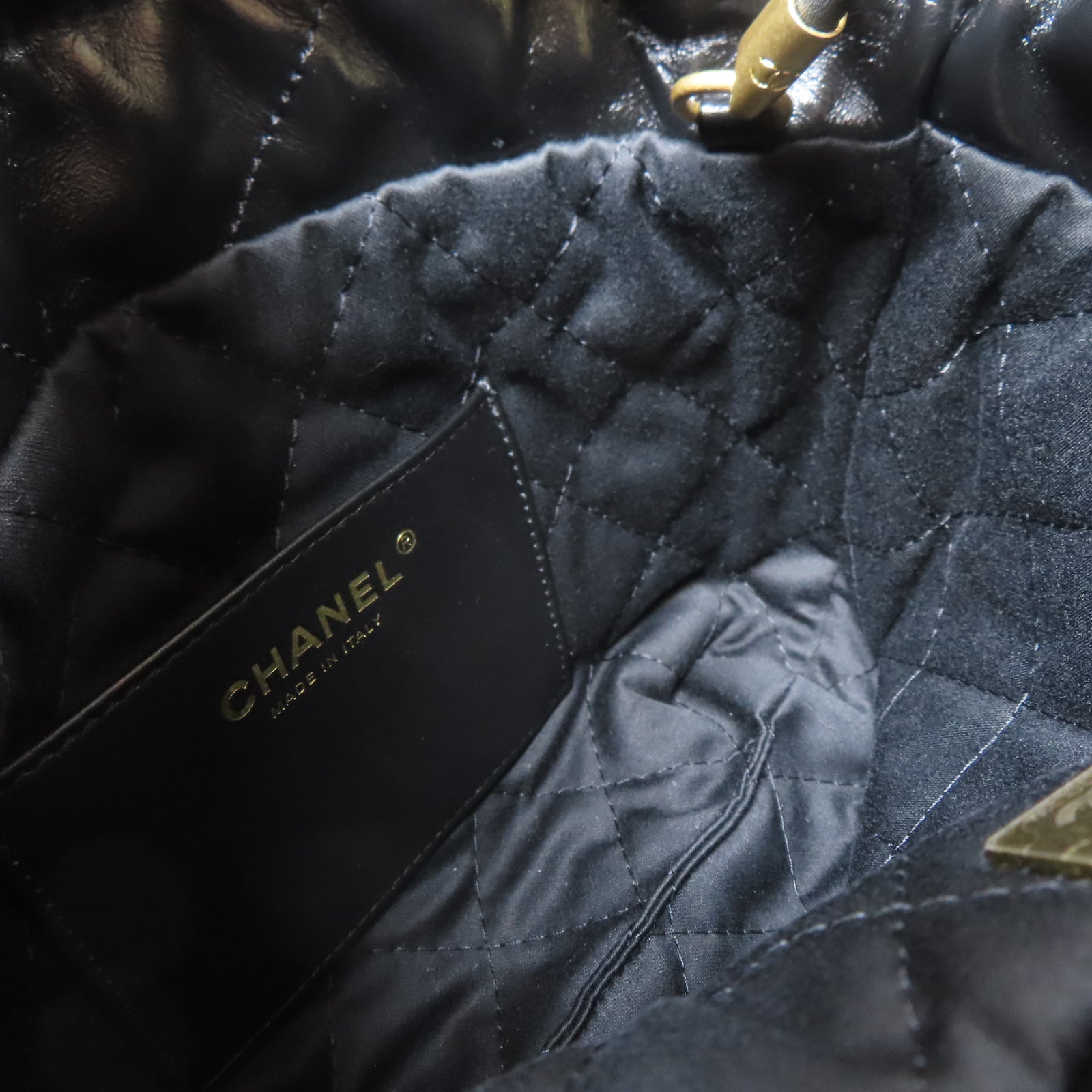CHANEL 菱格牛皮皮革Chanel Mini 22金扣手挽肩背兩用袋黑色