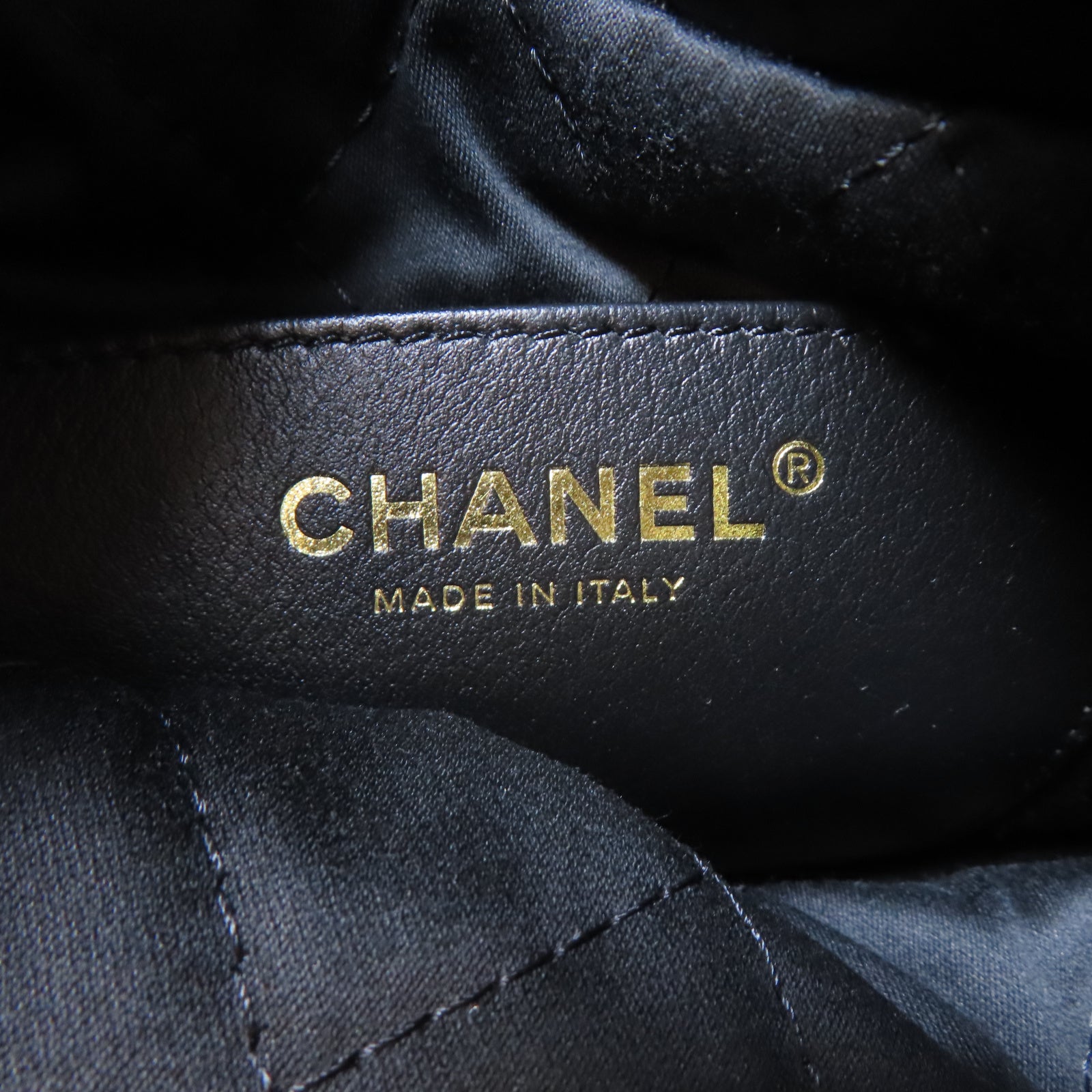 CHANEL 菱格牛皮皮革Chanel Mini 22金扣手挽肩背兩用袋黑色