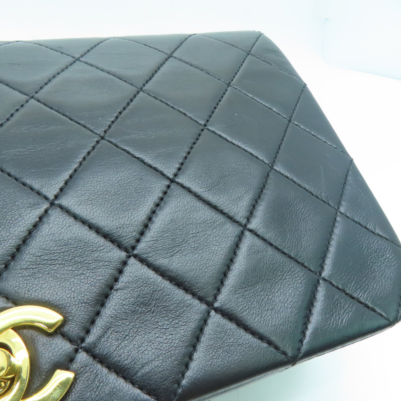 CHANEL 菱格羊皮皮革Chain Shoulder金扣鏈帶肩背袋黑色