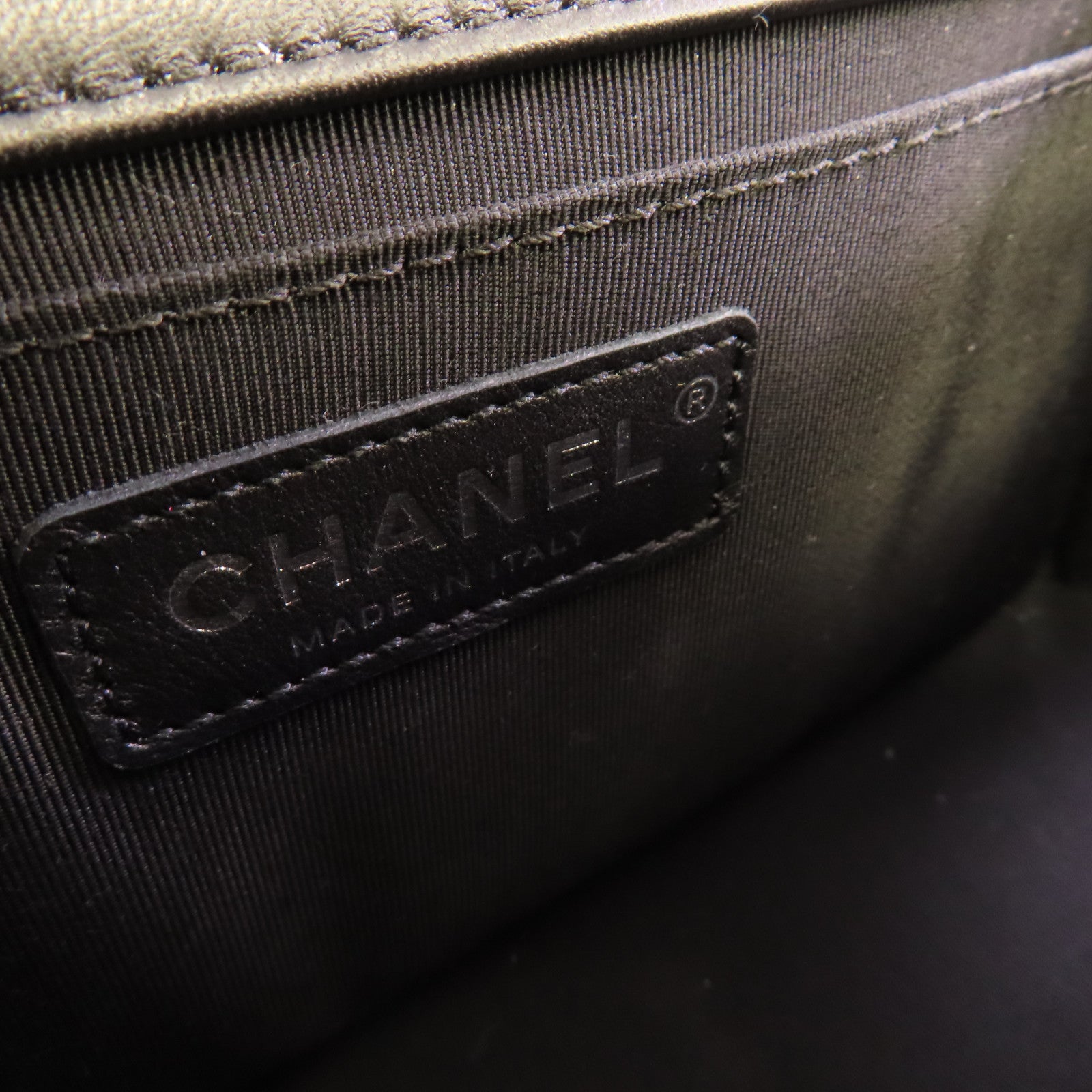 CHANEL 菱格羊皮皮革Boy 25cm Chain Shoulder Bag銀扣鏈帶肩背袋黑色