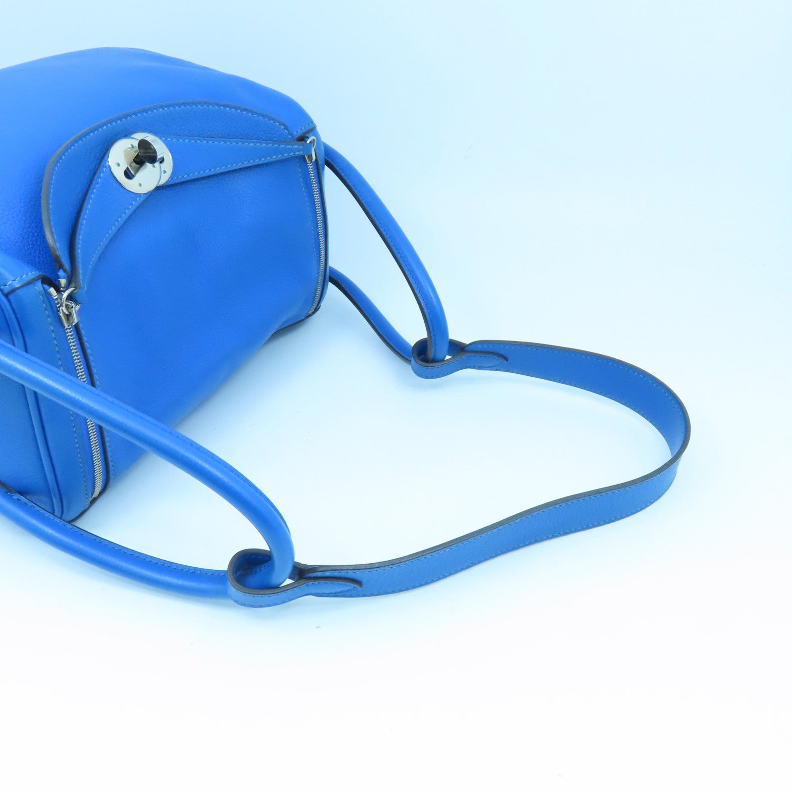 HERMES Evercolor皮革Lindy 26银扣手挽肩背两用袋Bleu Hydra蓝色