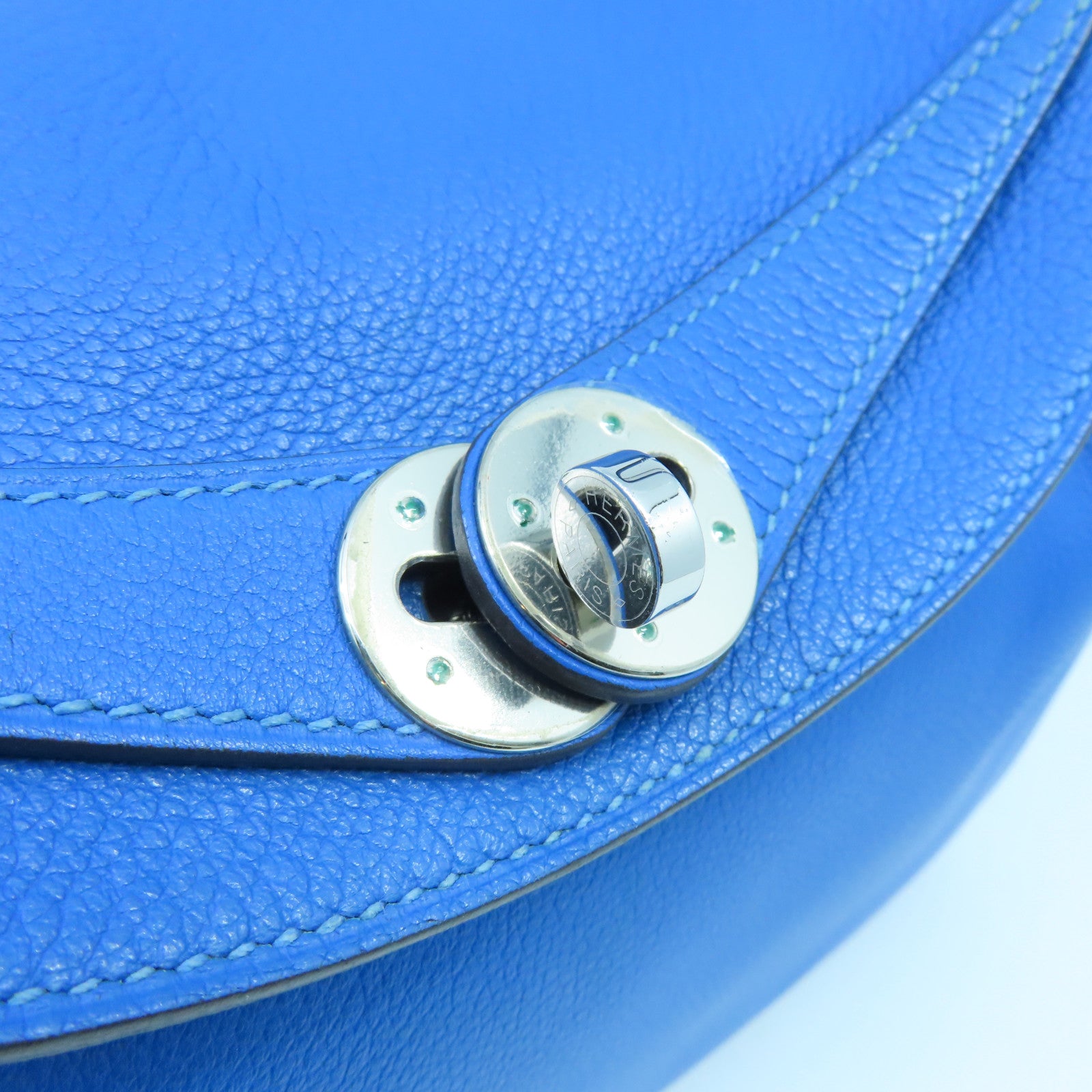 HERMES Evercolor皮革Lindy 26银扣手挽肩背两用袋Bleu Hydra蓝色