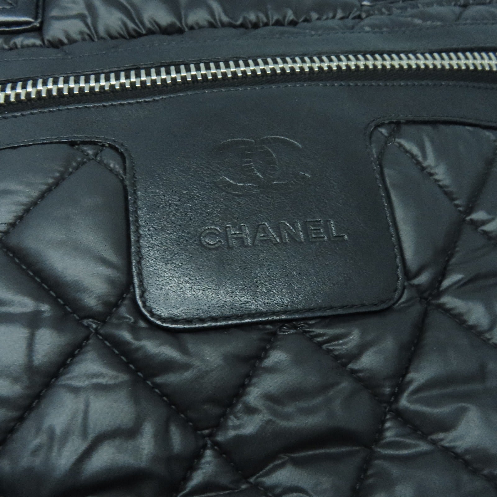 CHANEL 菱格尼龙Coco Cocoon银扣手挽袋黑色