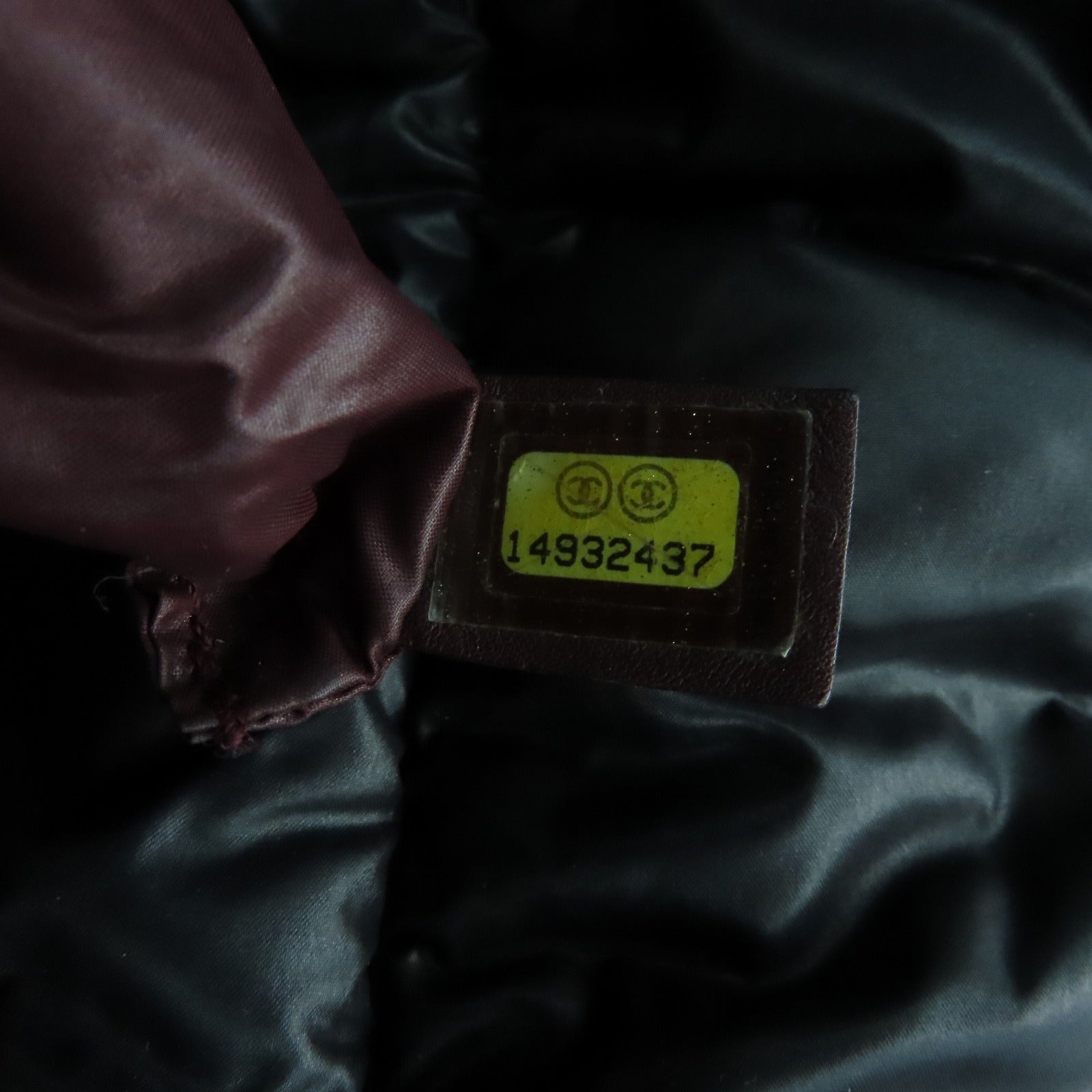 CHANEL 菱格尼龙Coco Cocoon银扣手挽袋黑色